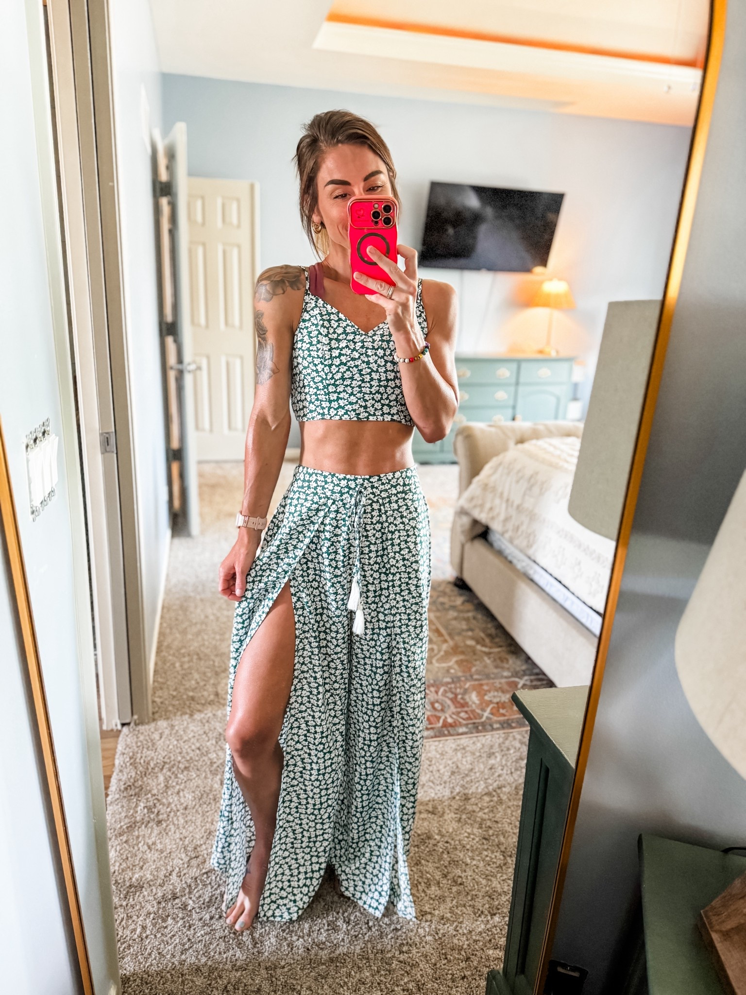 Shein floral cami top and split side pants, wearing size Small

#LTKTravel #LTKPetite #LTKStyleTip