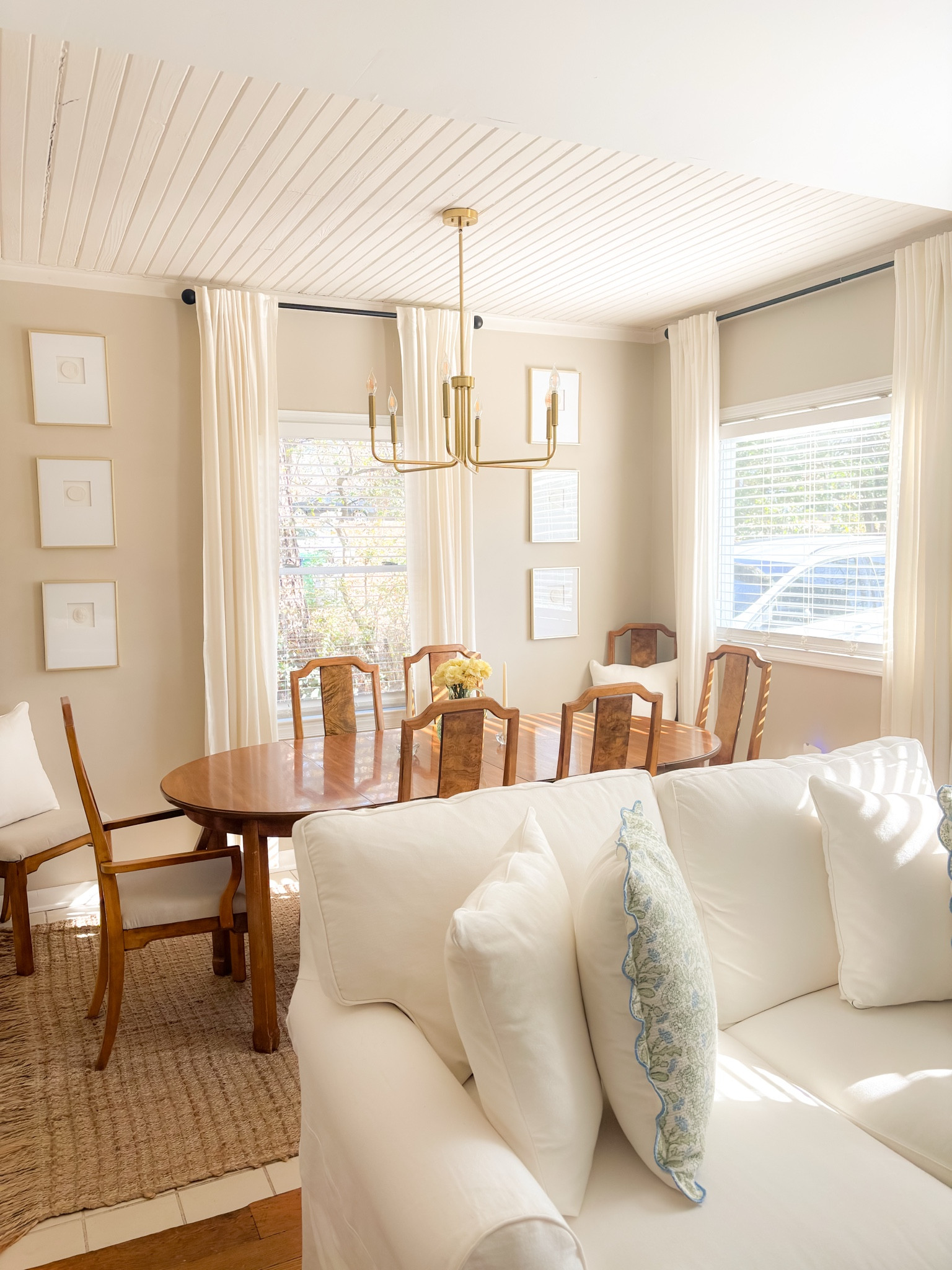 Home🤍

Linked our chandelier, rug, curtains, and vases from our beautiful sunny dining room! 

#LTKHome