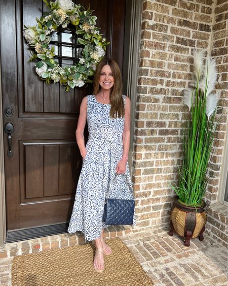 Check out this comfy midi dress! I love that it comes in a few different patternns and the fit is very flattering. Note, the dress is sized in UK sizes and I’m wearing a UK 8.
#midlifestyle #petitefashion #womenover50 #fashionfinds

#LTKover40 #LTKFind #LTKstyletip