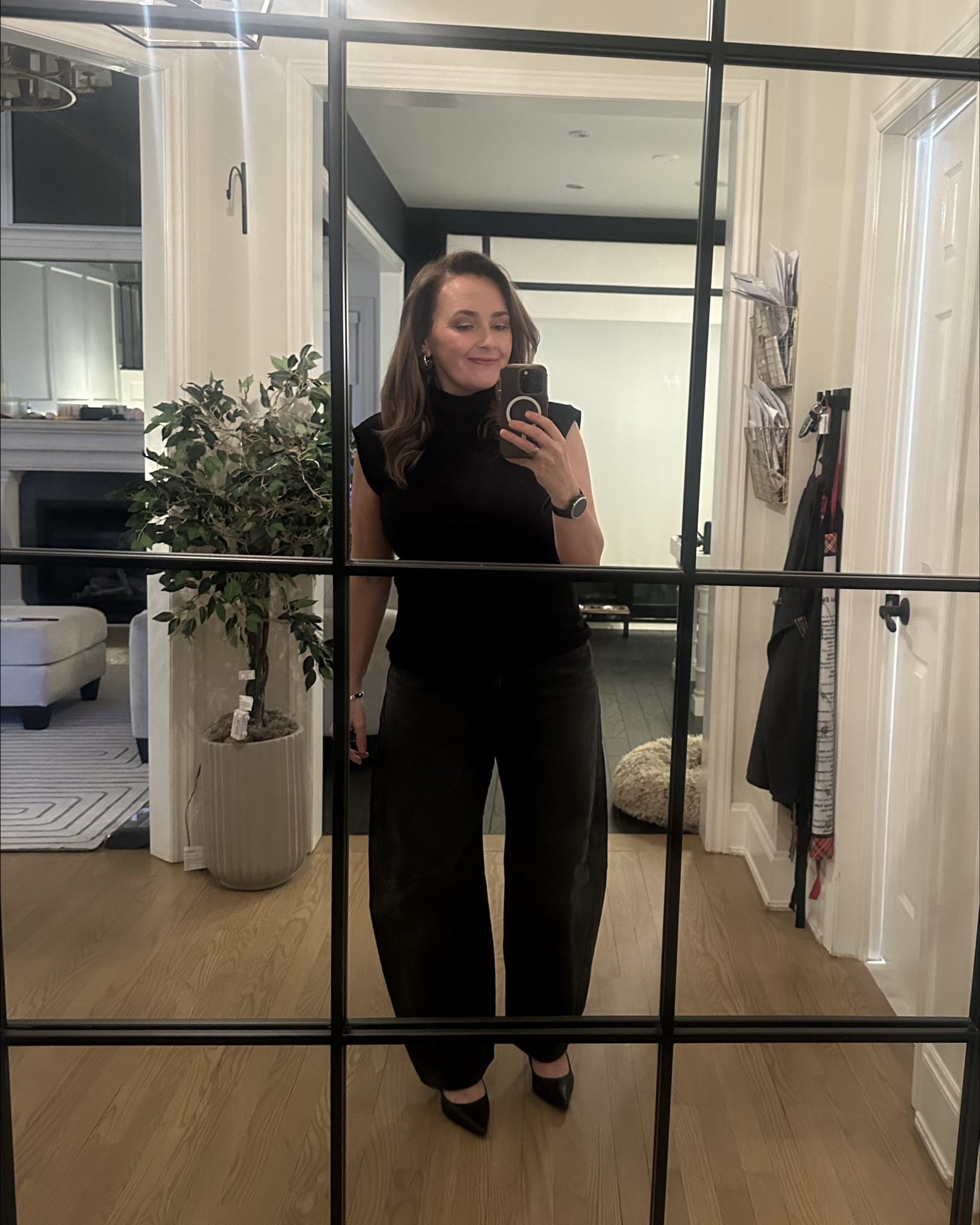 BARREL JEANS // gave these a little spin tonight and found them very comfortable • they could be slightly shorter but I didn’t have time to get them hemmed • size 30/30 • shoes are old (Next) and top (banana republic) • 


#LTKjeans #LTKwinter #LTKcanada