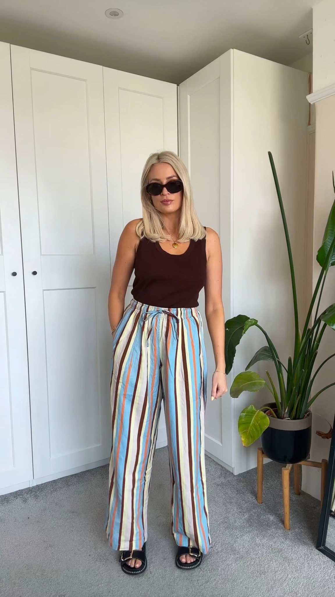 Comfy striped trousers - love the colours! 

Spring outfit, spring style, holiday outfit, summer outfit, asos, Topshop 