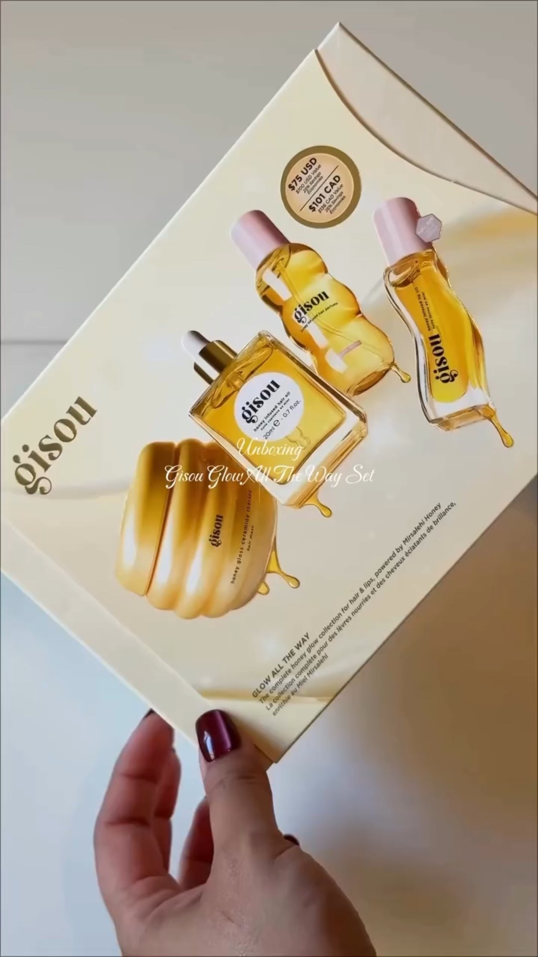 The perfect self care gift set with all the cutie things from @gisou 

A great way to try the brand and I promise you’ll fall in love 

#gisou#unboxing#giftguide#holidayset#gisoulipoil#gisouhairoil#aesthetic#beautycommunity#beautyobsessed#beauty#haircare#ugc#beautycreator#cleanbeauty#gifted