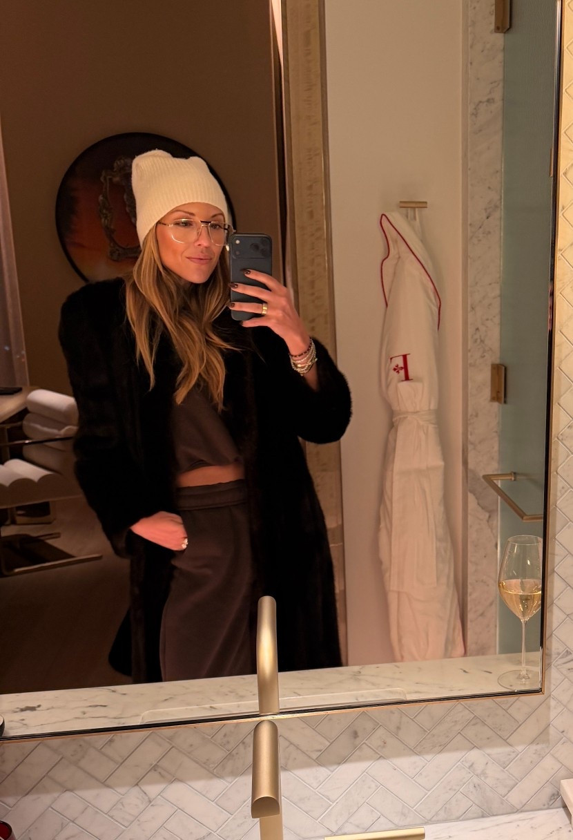 Travel day in the chicest sweat set! 

#LTKTravel #LTKSeasonal #LTKActive