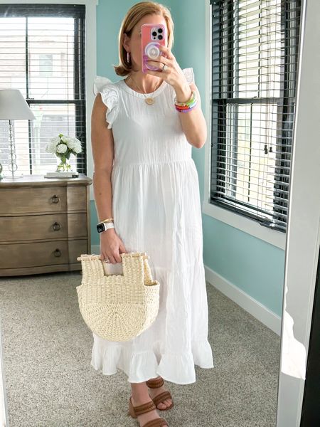 ☀️I love a white dress! Now I just need to get the tan to go with it! 
*Fit Tip- I’m wearing a small and for reference I’m 5’2, 128lbs and a 34D.

#springstyle #springfashion #whitedress #springdresses #springbreak #springbreakstyle #targetfinds #springoutfit

#LTKtravel #LTKU #LTKSeasonal