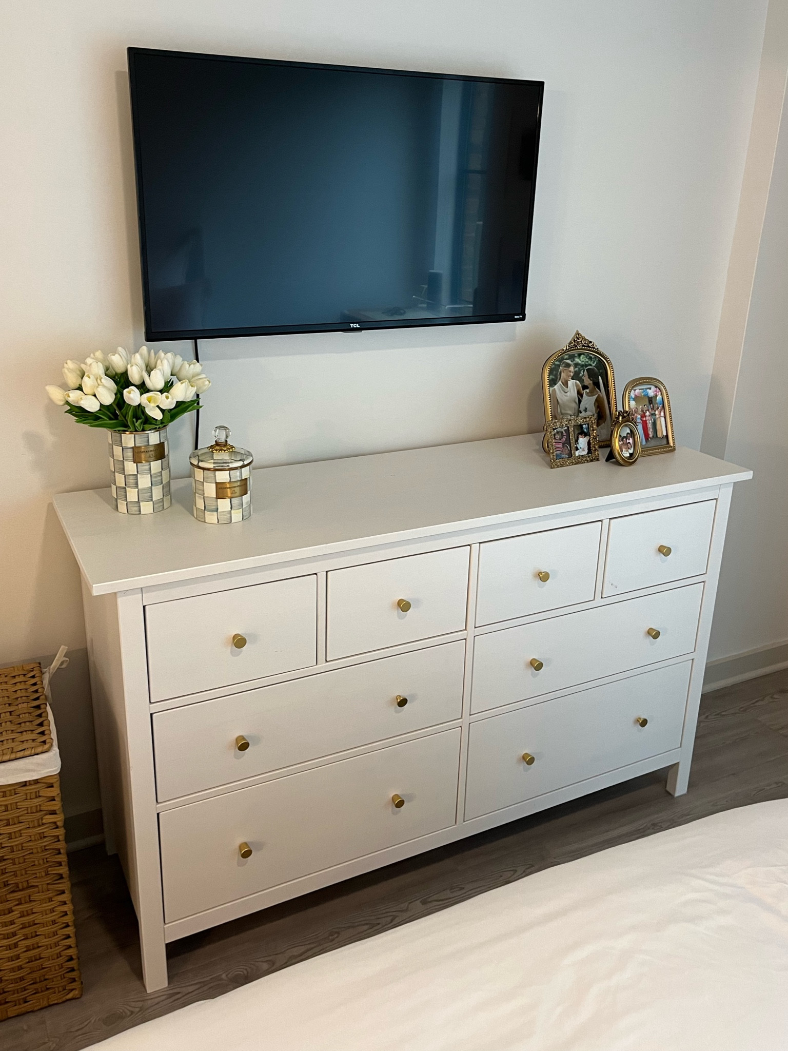 Dresser!