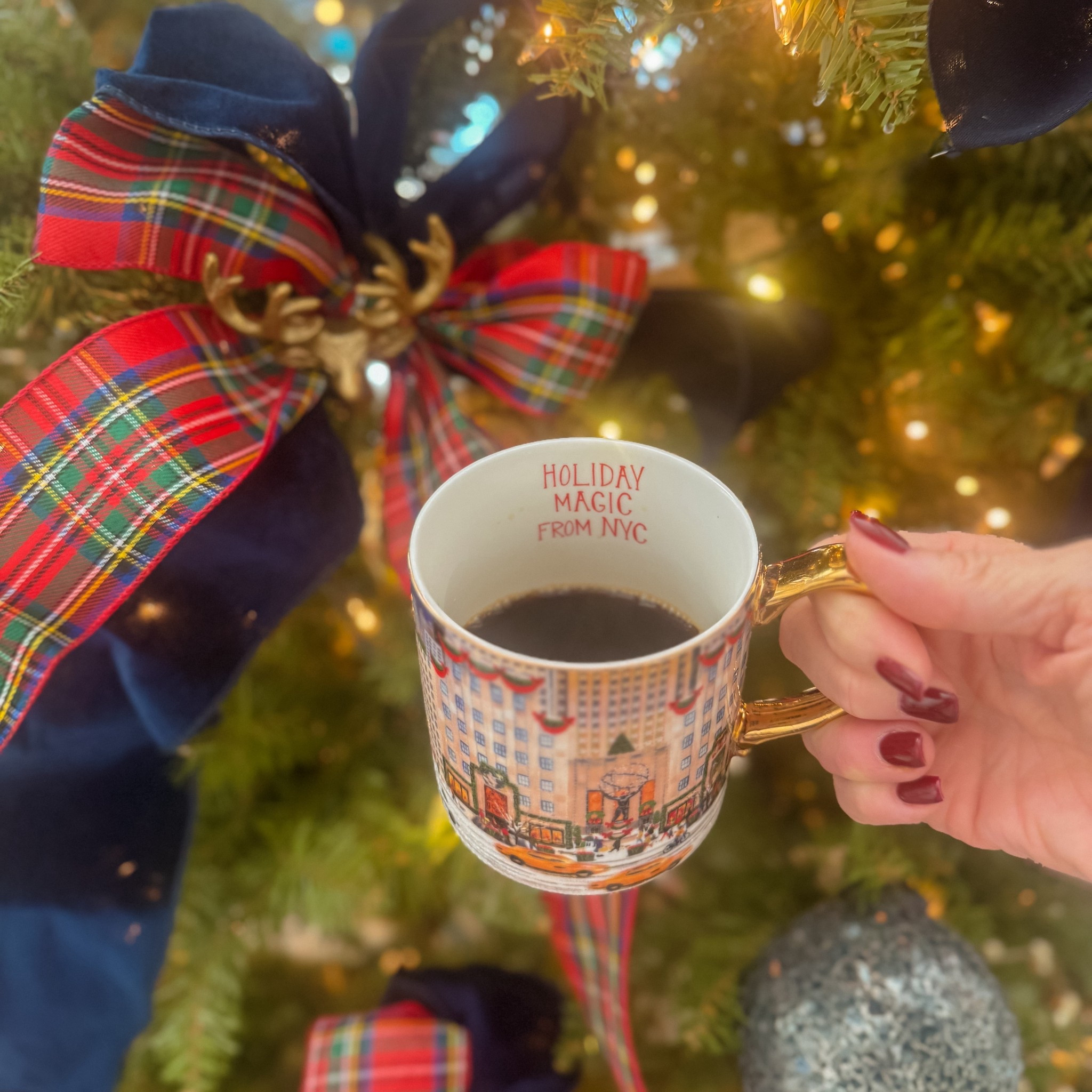 When you can’t visit New York for the holidays as you always do, you bring New York to you. Love this new Holiday mug. 
🌲 🌆 ☕️ 

#LTKHoliday #LTKHome #LTKdayinmylife