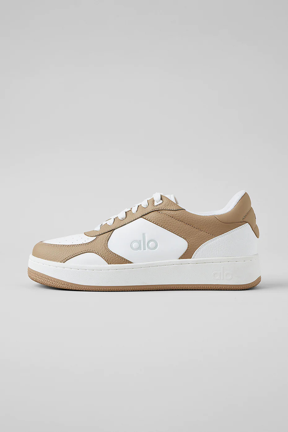 ALO Recovery Mode Sneaker in Gravel/White Beige, Size: 9.5M/11W | Alo Yoga (US)