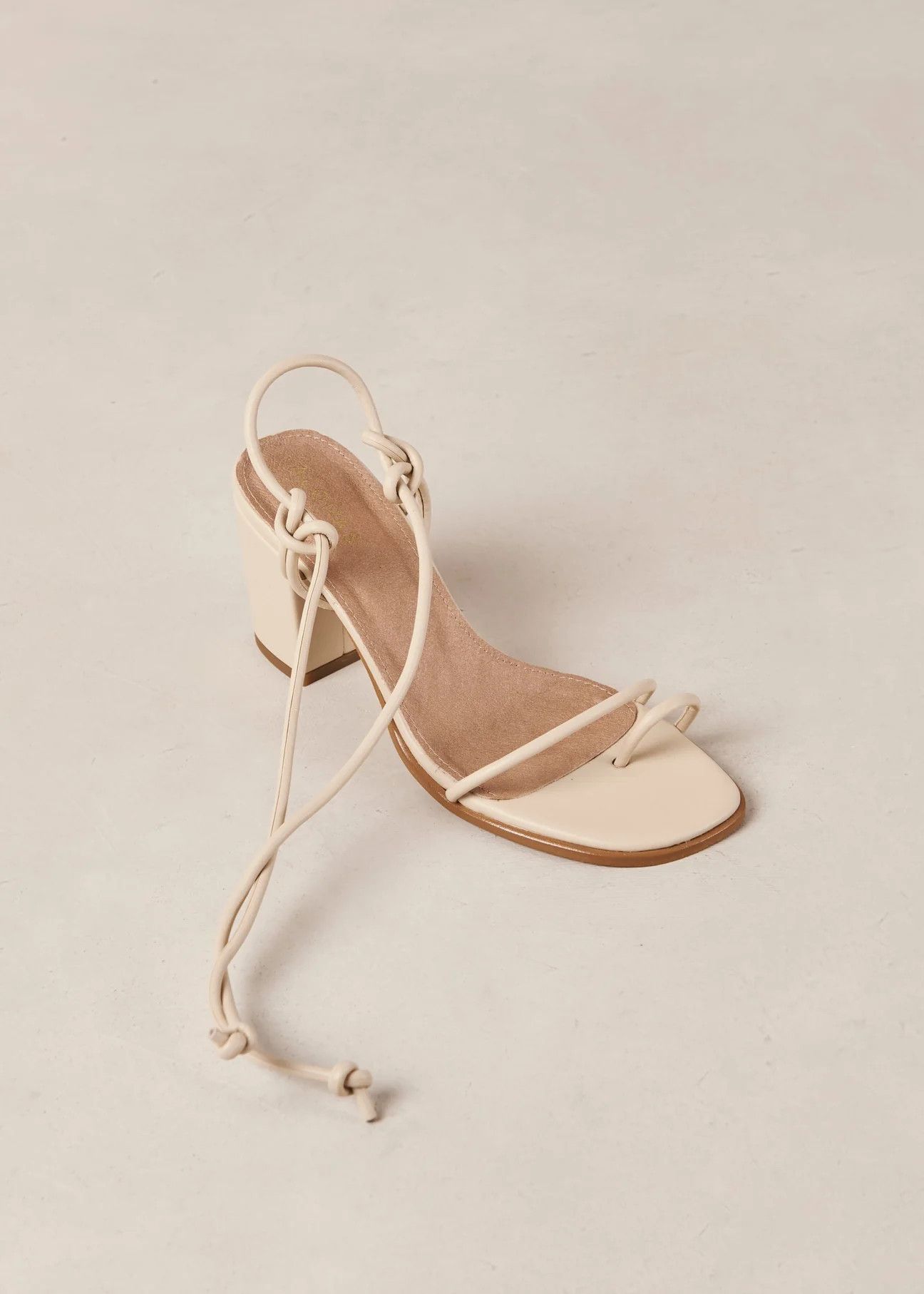 Grace Corn - White Vegan Leather Sandals | ALOHAS | Alohas FR