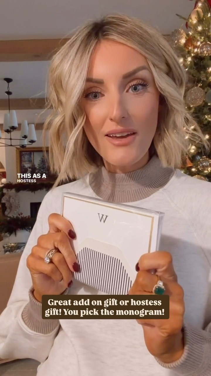 These notecards would make a great hostess gift! I love the envelopes it comes with too!

Loverly Grey, Nordstrom, gift guide, gift ideas, hostess gift 

#LTKGiftGuide #LTKHoliday