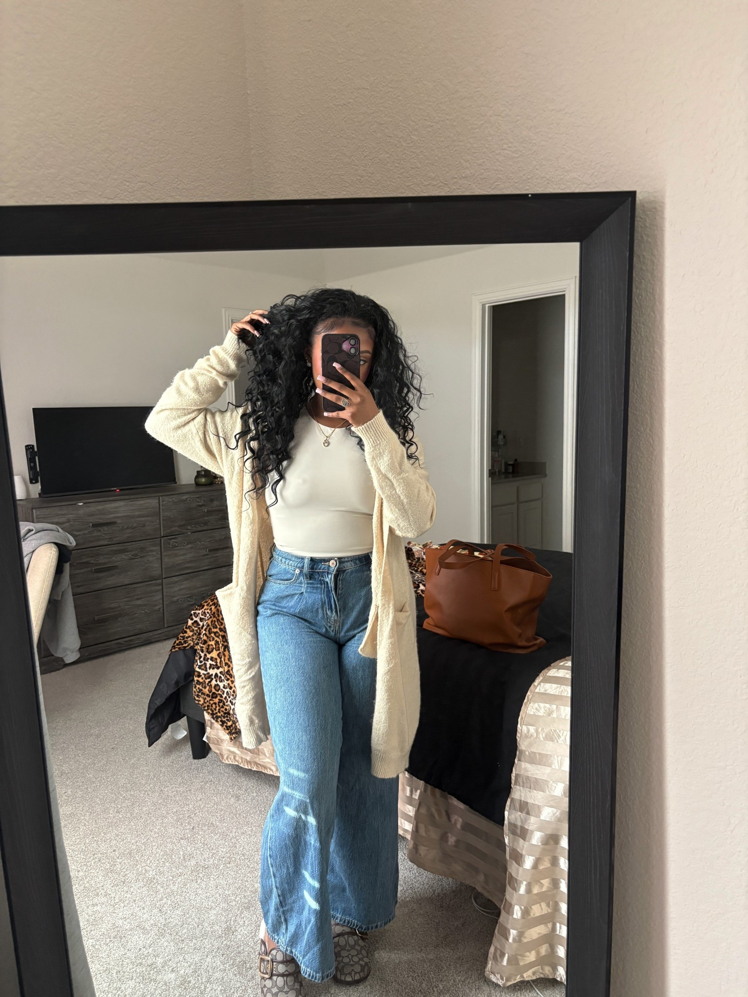 Cute and cozy work outfit 🤍✨

#LTKootd #LTKWorkwear #LTKgrwm