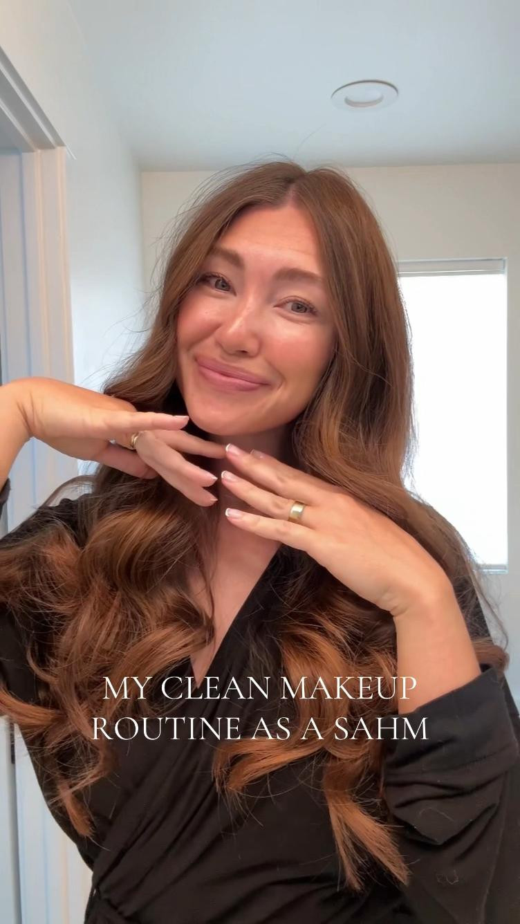 Clean and simple makeup routine in less than 5 minutes! Most of these products have been my tried and true for years! 

Kosas Dreambeam shade golden glow
Saie Slip Tint shade three
Merit bronze balm sheer scultping bronzer shade seine 
Merit Cream Blush shade cheeky
Merit Day Glow Dewy Highlighting Balm shade citrine 
Kosas Air Brow tinted clean volumizing eyebrow gel shade medium brown OR shade clear
Ilia limitless lash mascara shade after midnight 
Makeup Forever lip pencil shade anywhere caffeine OR merit lip liner shade Beverly Hills 
Ilia tinted lip oil shade biarritiz 
