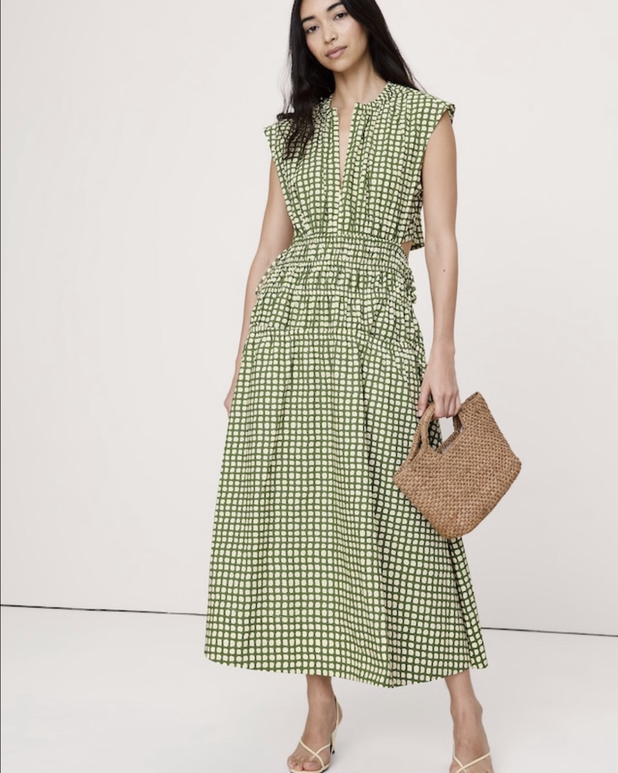 Effortless, polished, and ready for anything 💚
This green midi is one of those throw-on-and-go pieces that instantly makes you look put together. The fit is flattering, the print is fresh, and it’s perfect for brunch, church, or a summer event.


green midi dress, spring dress, summer outfit, elevated casual, timeless style, brunch outfit, church outfit, classic feminine style, woven bag, neutral heels, everyday chic, over 50 style


#LTKStyle #LTKSeasonal #LTKFinds #SpringStyle #SummerStyle #MidiDress #EffortlessStyle #ClassicStyle #ElevatedCasual #ChicEveryday #Over50Style #TimelessFashion #BrunchOutfit #ChurchStyle #WovenBag #NeutralStyle

#LTKTall #LTKMidsize #LTKWorkwear