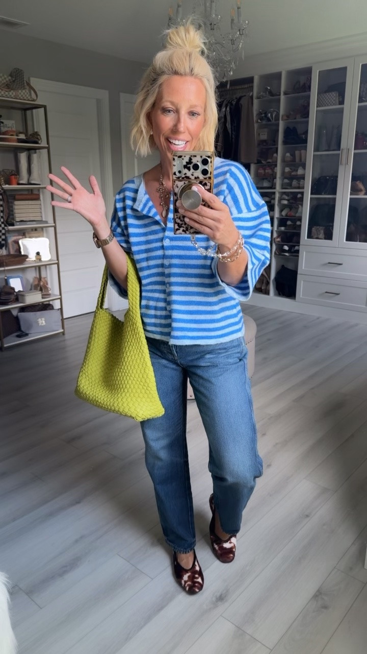 Top small
Jeans sized down to a 2
Shoes run a tad small…could have sized up 1/2 size

#LTKSaleAlert #LTKootd #LTKSeasonal