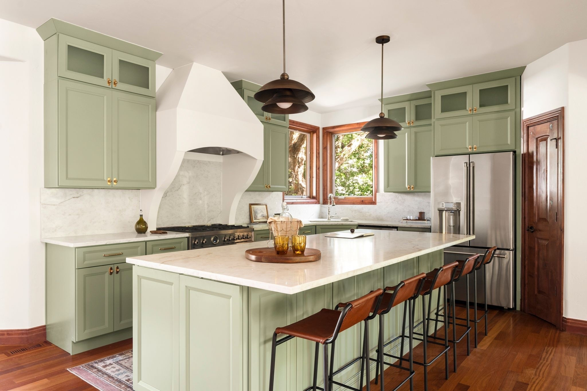Kitchen with leather bar stools

Kitchen, stools, Spanish kitchen, Spanish style, leather

#LTKHome