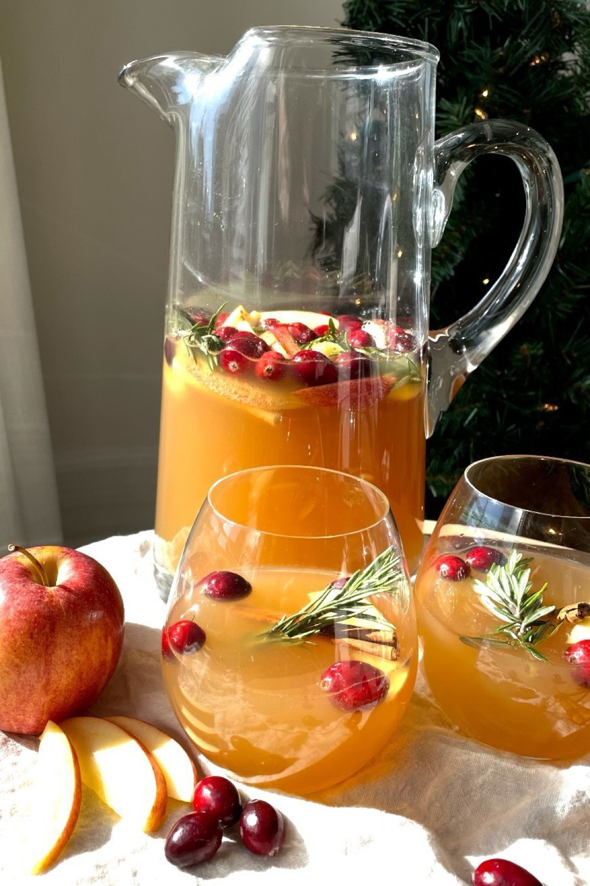 Thanksgiving, friendsgiving, all the holiday givings! And it’s giving DELICIOUS! ✨

I say this every year (and it still holds true) If theres one mocktail recipe you make of mine, THIS IS IT!! 

This is hands down my favorite drink for the holidays and it never disappoints. It’s super easy to throw together and your guests will be so impressed. It’s stunning to look at and tastes even better. People will be coming back for seconds, I can promise you that.

Add a bottle of non-alcoholic prosecco and 1/2 gallon of apple cider together. Top with cranberries, rosemary, cinnamon sticks, and apple slices. 

Ingredients (serves 6-8)
• 1 bottle of NA Prosecco 
• 1/2 gallon of apple cider
• rosemary
• apple slices
• cinnamon sticks
• cranberries

✨✨
#MocktailGirlie #ThanksgivingMocktails #HolidayHosting #holidayrecipe #recipe #batch #spritz #christmas #friendsgiving #mocktail #hosting