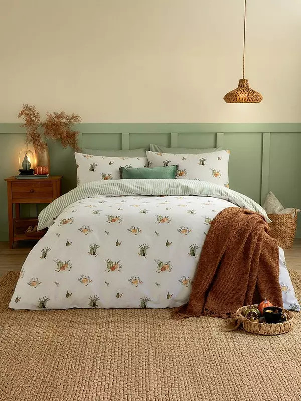 Wylder Pumpkin Spice Halloween Duvet Set White | Very (UK)