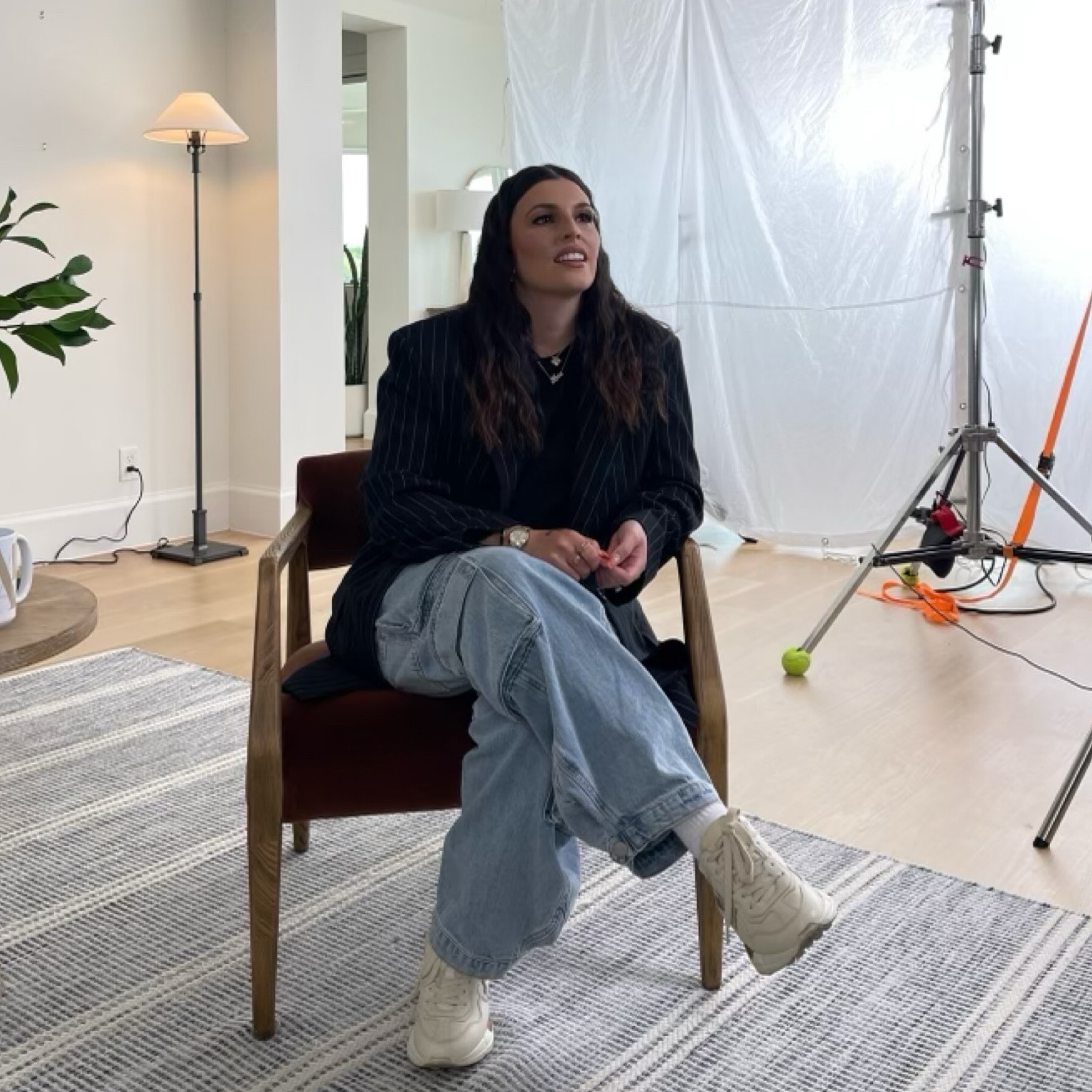 Quiet on set 🎬🤍 #ootd #blazer #gucci #cargopants

#LTKfit #LTKunder100 #LTKbeauty