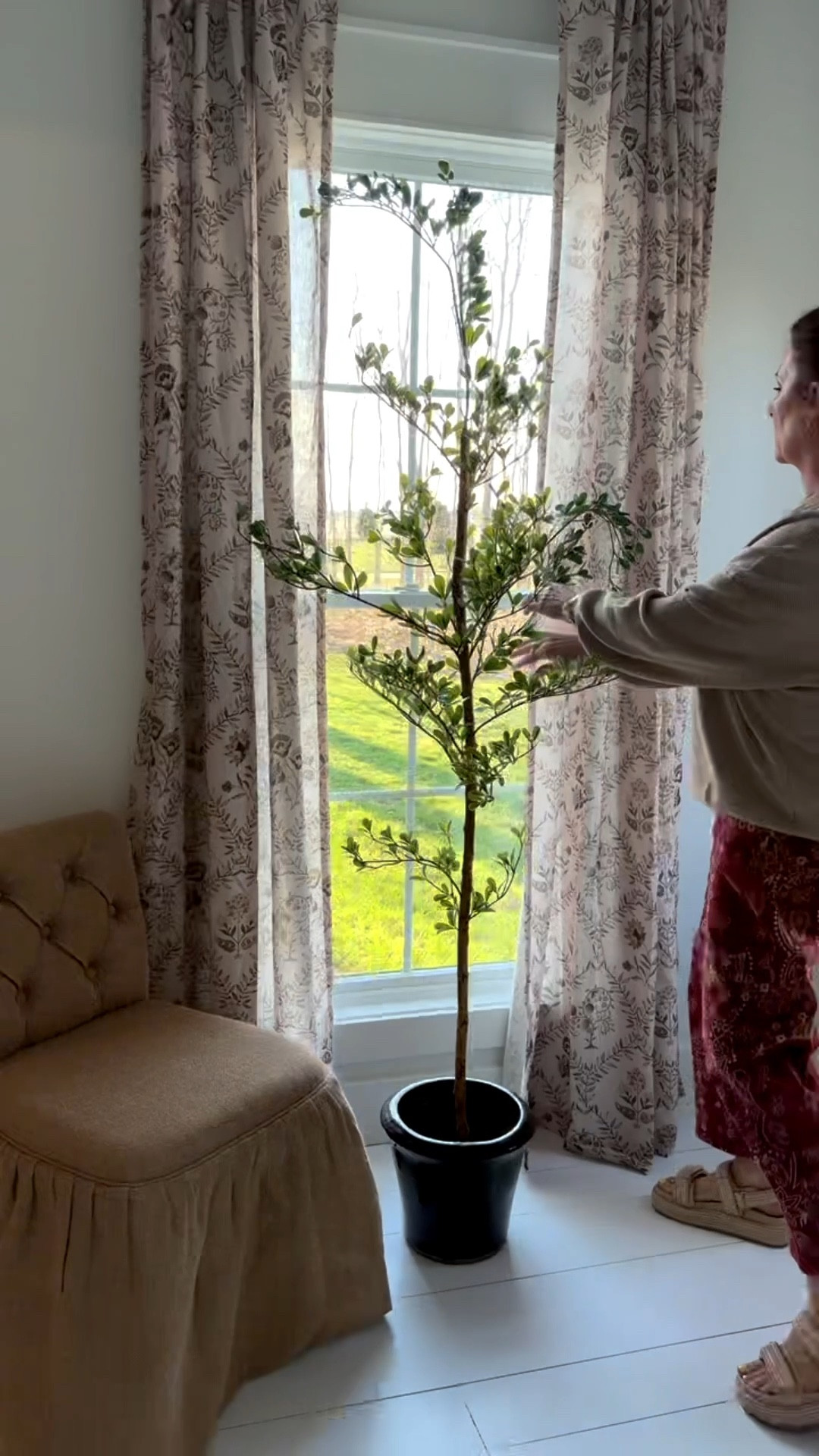 We are knocking out a few items on our to do list, including some Spring cleaning, moving furniture, and adding some home decor to a new space in our home. 

#LTKdayinmylife #LTKHome #LTKootd