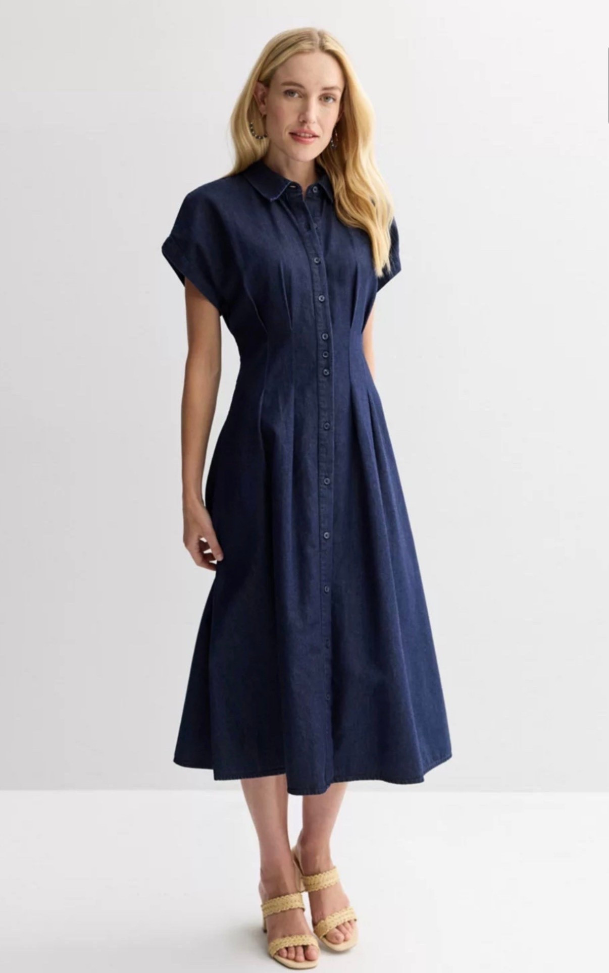 Designer look for less  and it comes in more colors 


#businesscasualworkwear #datenightoutfit #springoutfit #springdress #summeroutfit #designerdupe #lookalike #LTKWorkwear #summerdress @Kohl's 

#LTKU #LTKSeasonal #LTKOver40