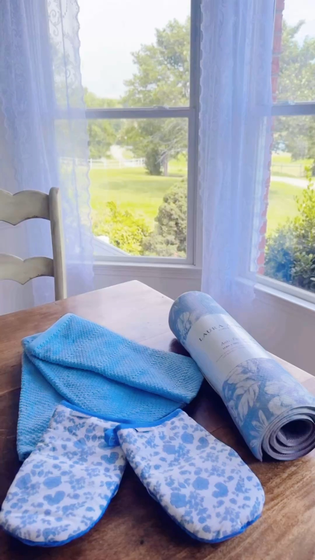Look at these cutie new kitchen pieces that came in ✨ - those beautiful blue kitchen towels 🩵, oven mitts 👩‍🍳, and adorable 🥰 little kitchen mat - I’m so excited!! 😍 Linked them all over on my LTKit shop!! 🔗