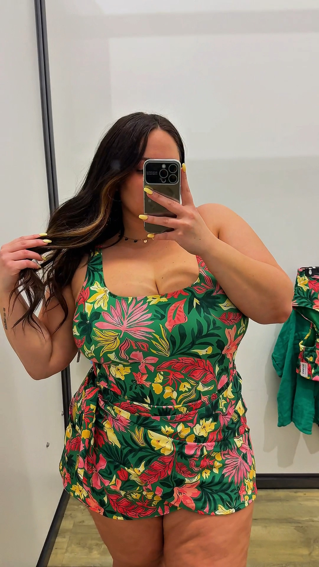 Old navy swim! 

5’2” / size 14-16 / 38J 

Prefer the fit of XL on lol pieces, the XXL on top does have more fabric but less support! 

#fullbust #summeroutfits #summerlooks #vacationoutfits #resortwear 

#LTKSaleAlert #LTKMidsize #LTKSwim