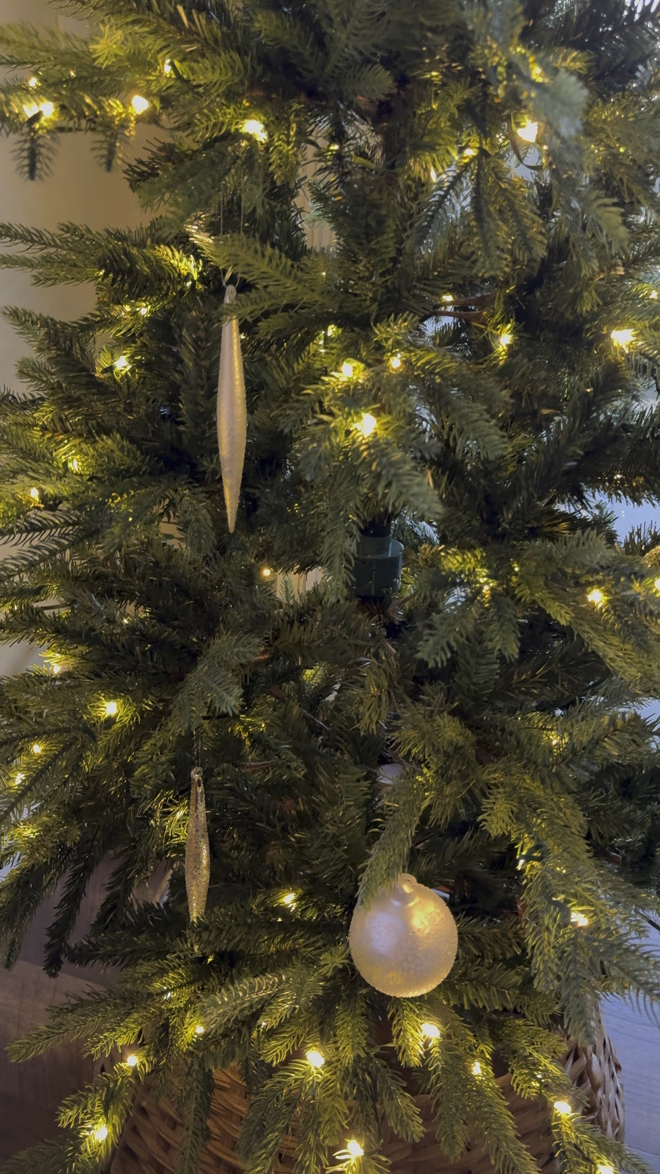 Just getting started🌲

Opted for an artificial tree this year. These ornaments add such a pop of color I can’t wait to see the finished product. 

#LTKHome #LTKHoliday #LTKSeasonal