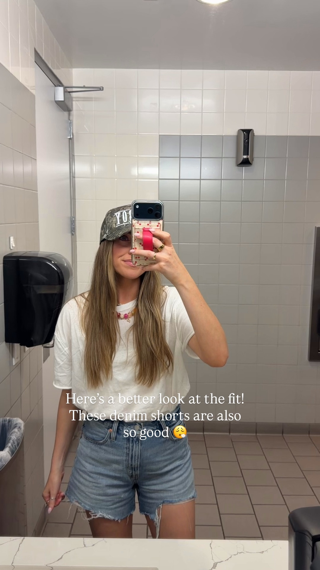 Perfect casual outfit! Wearing an XS in the tee and 27 in the shorts