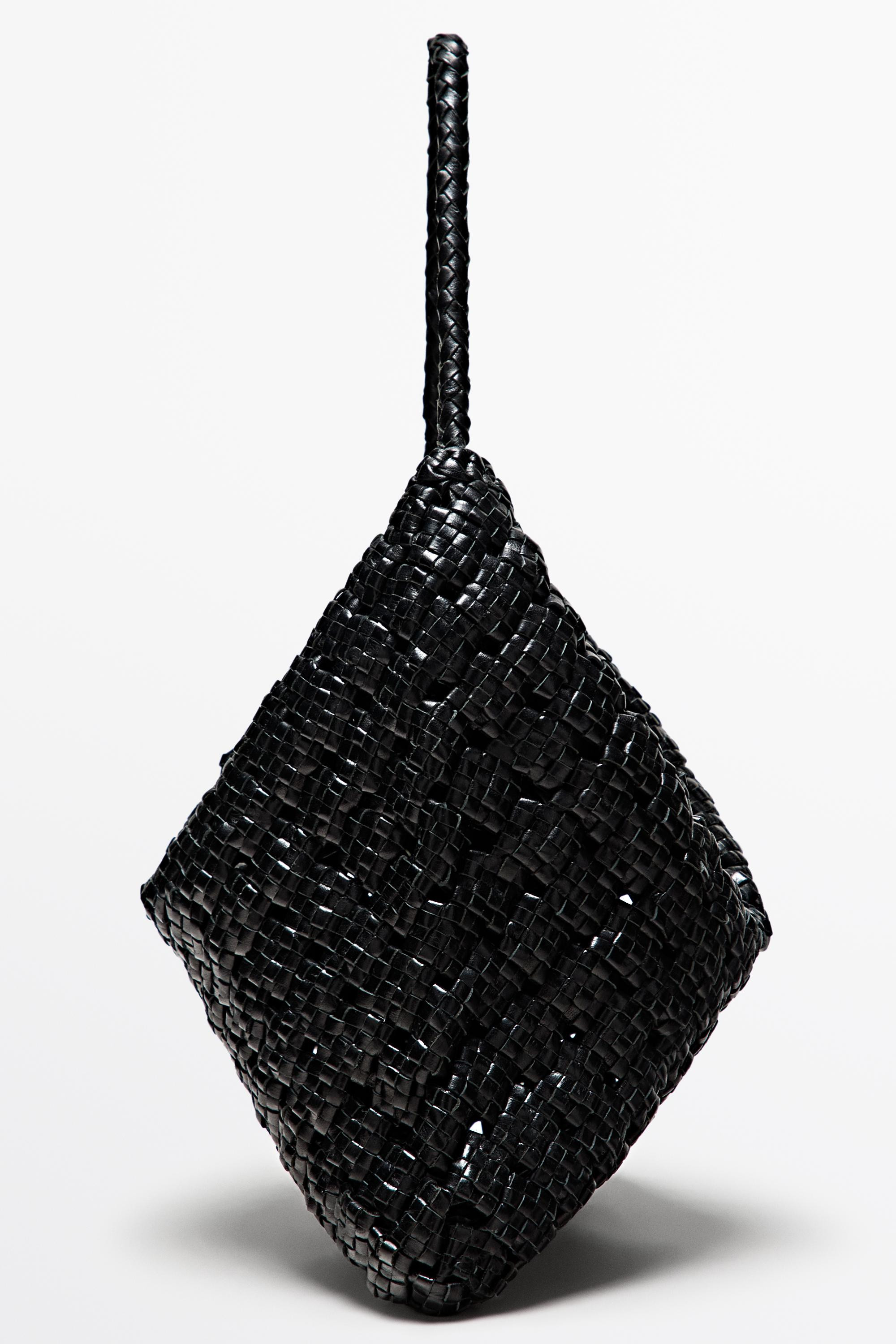 Medium braided nappa leather bag | Massimo Dutti US