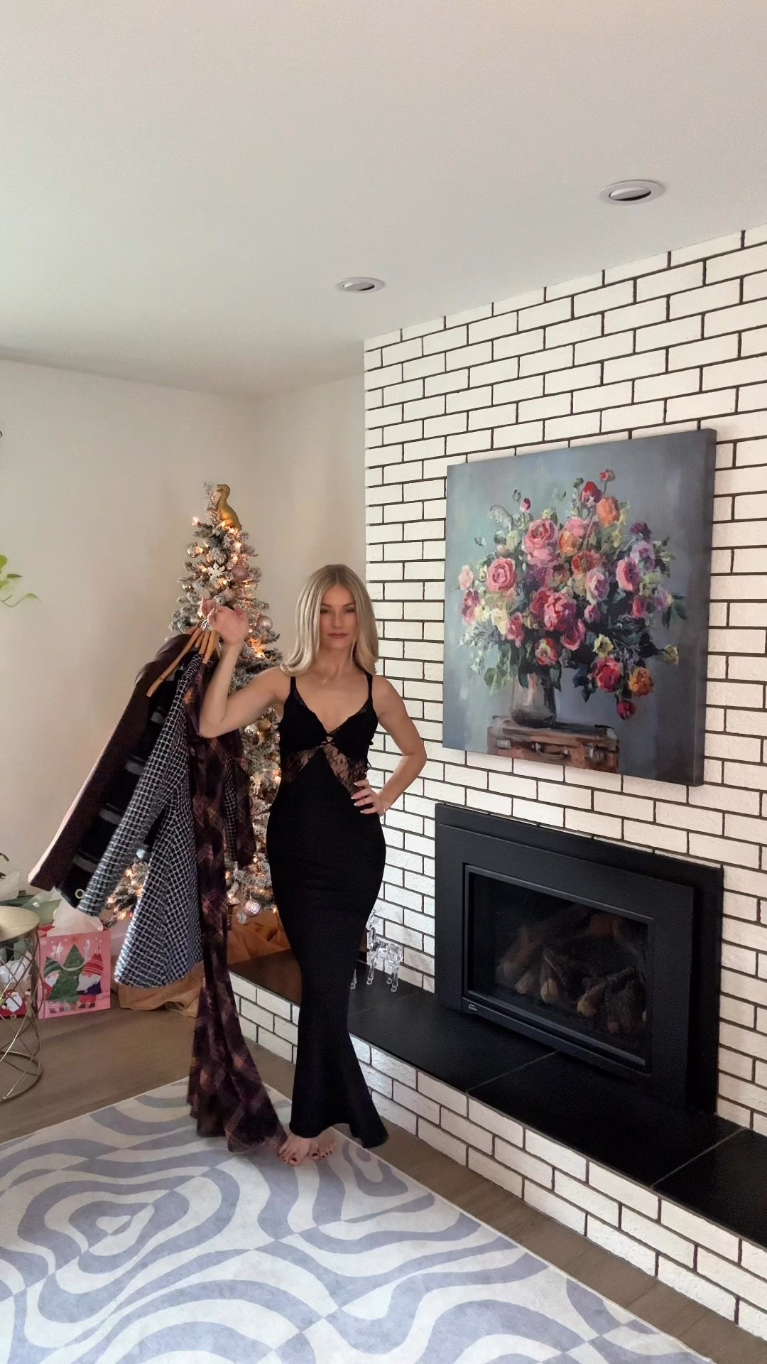 Holiday Outfits. All these cute pieces are on sale right now! 

#LTKholiday