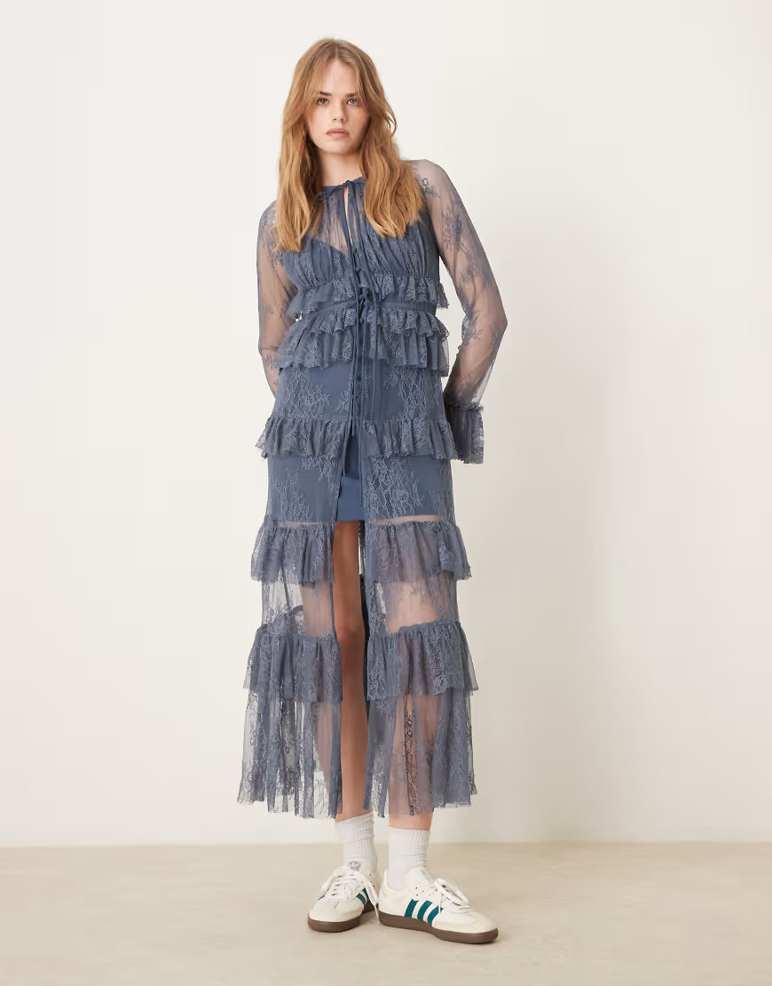 ASOS DESIGN – Hemdblusenkleid in Blau mit Knopfleisten vorne, Spitzen- und Rüschenverzierung-Braun | ASOS (Global)