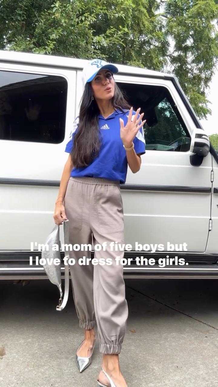 mom of 5 boys, always dressing for the girls. 💙 Today trying a preppier look with this thrifted top. The pants are @tibi and older, but I’ll link some similar ones. 

(Do you spy the boy??? 🤣)