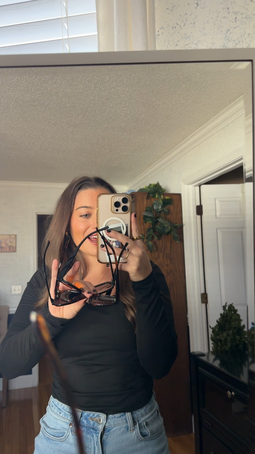 These sunglasses are a must-have 🤍 I’ve bought 3 packs already They’d make the perfect stocking stuffer 🎁 

#LTKHoliday #LTKBeauty #LTKGiftGuide