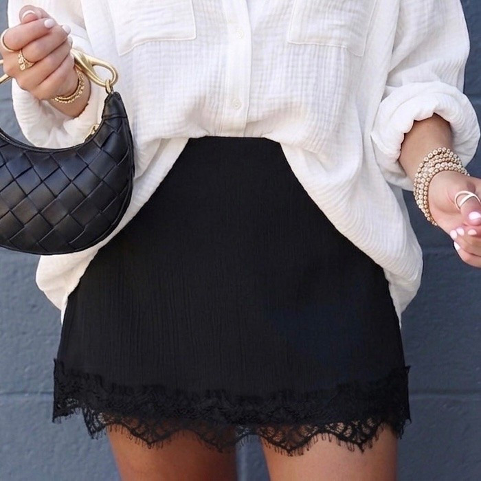 Zara skirt wearing size medium