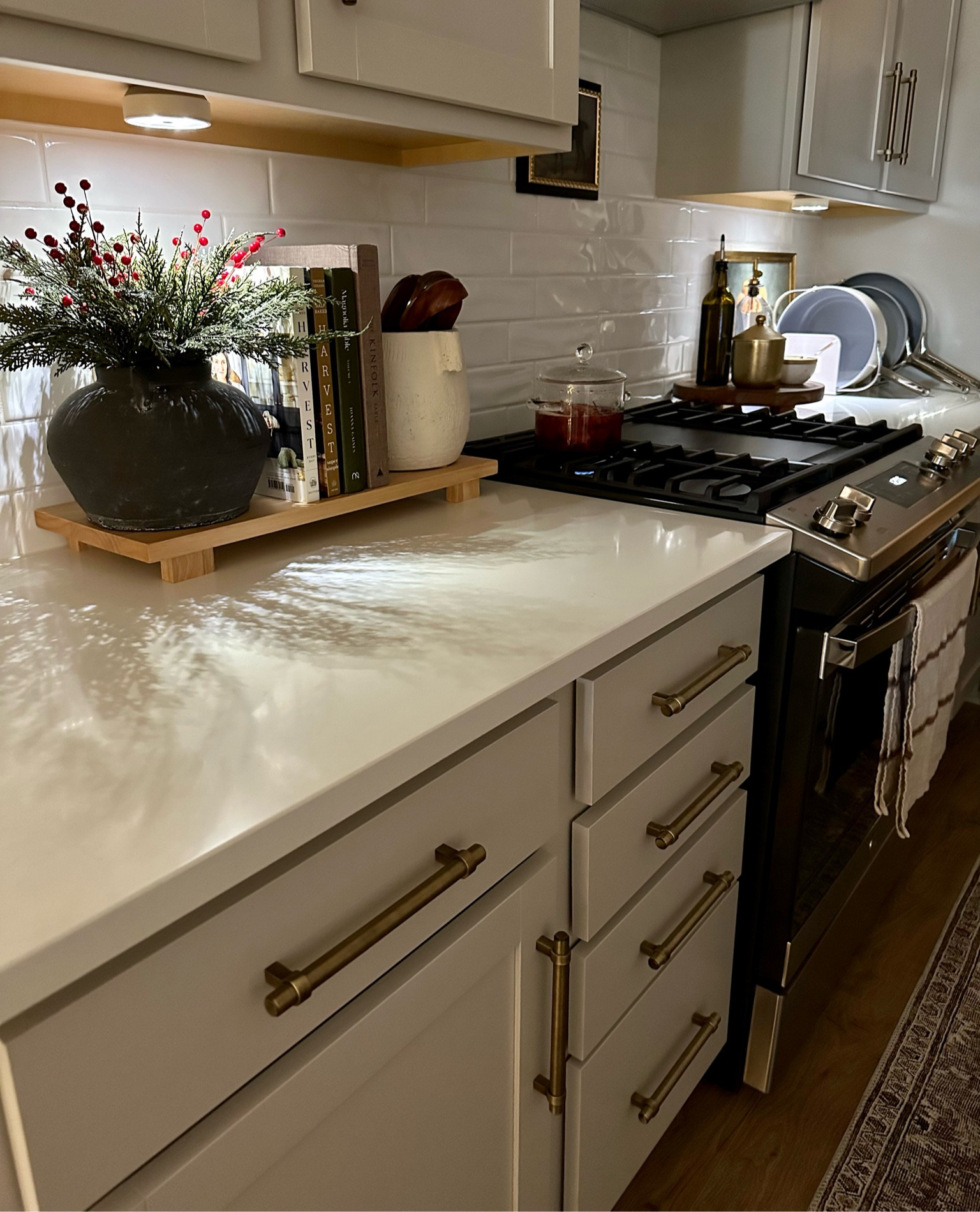 Under cabinet lighting 

#LTKhome #LTKfindsunder100 #LTKfindsunder50