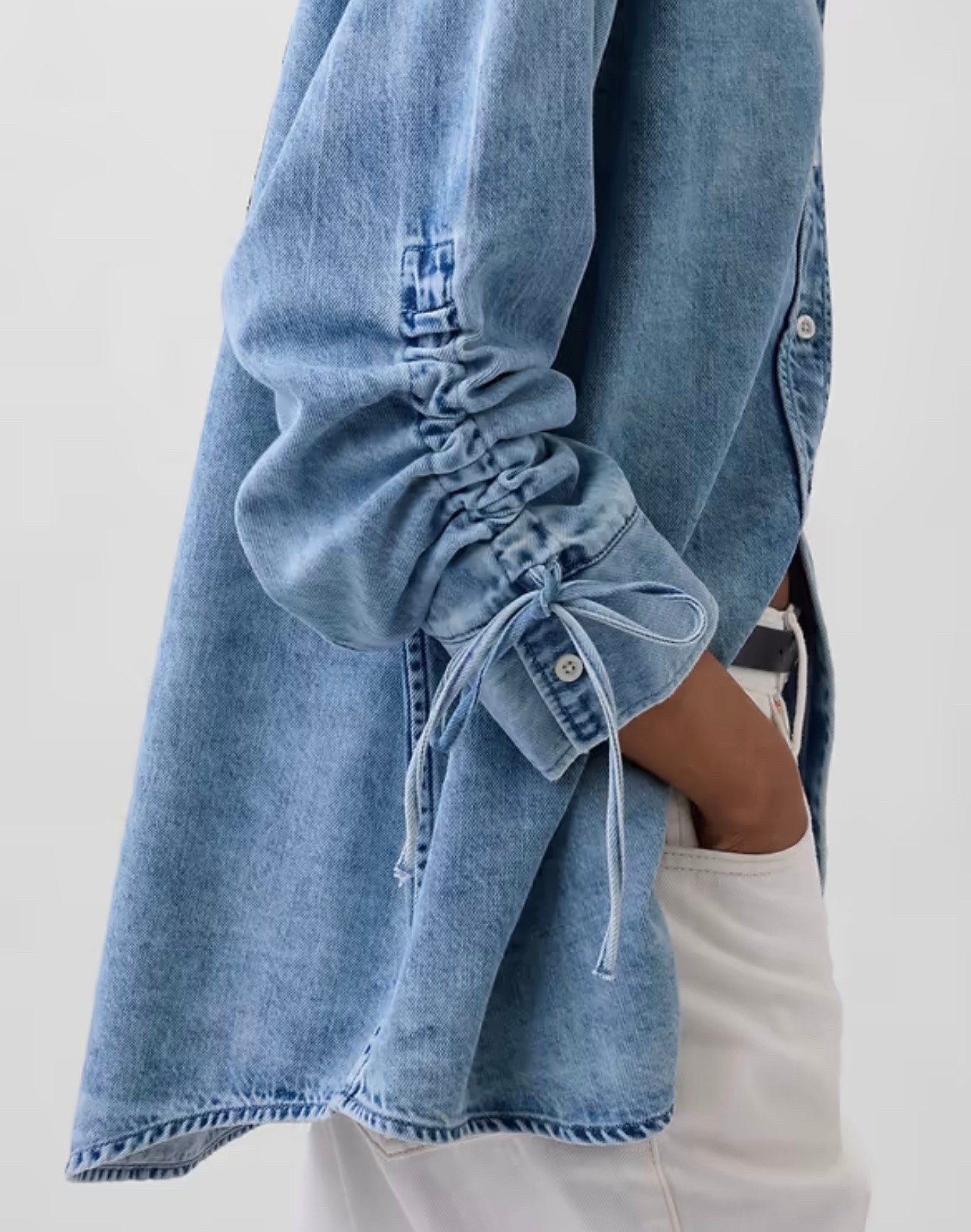 Gap Fall appending.
Organic Cotton Poplin Oversized Ruched-Sleeve Shirt. Comes in 5 colors.