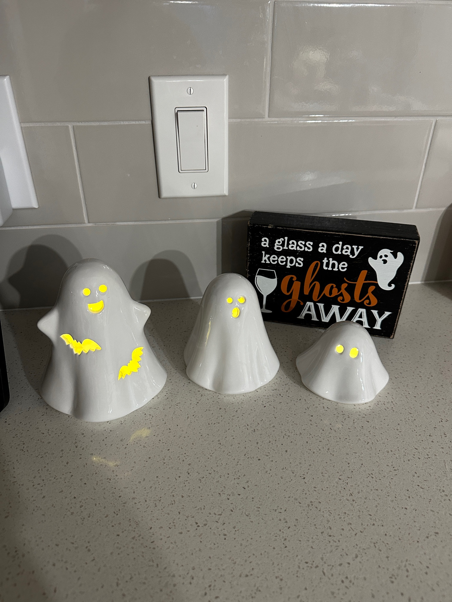 Light-Up Ceramic Ghosts👻

#falldecor #halloweendecor #ghosts #ceramicghost #lightupghost #halloween 

#LTKFallSale #LTKHome #LTKSeasonal