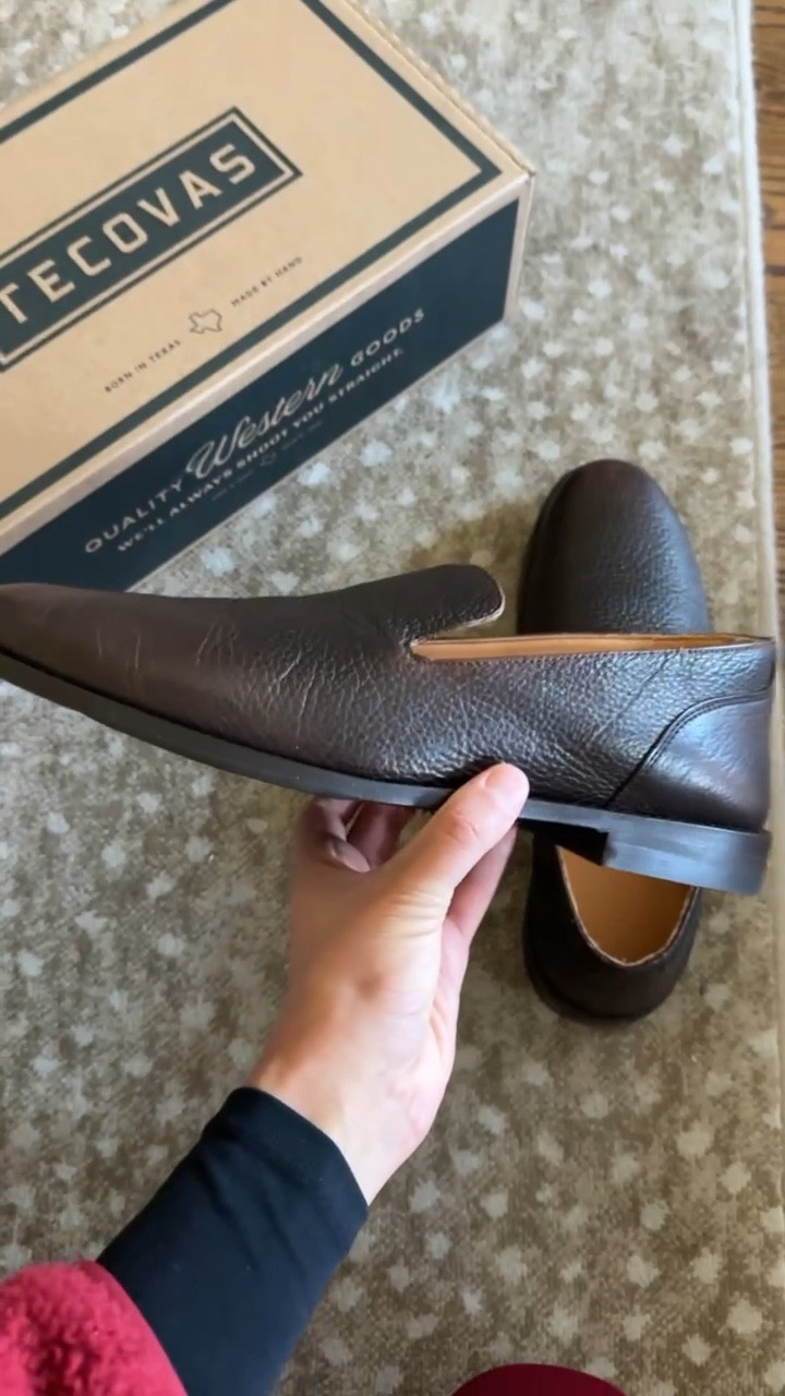 Tecovas loafers — perfect for a gift!

Father’s Day gift idea, Father’s Day, Tecovas, Tecovas loafers, leather loafers, men’s shoes, workwear for men, gift idea for men, grace white, a southern drawl 

#LTKMens #LTKFindsUnder100 #LTKGiftGuide