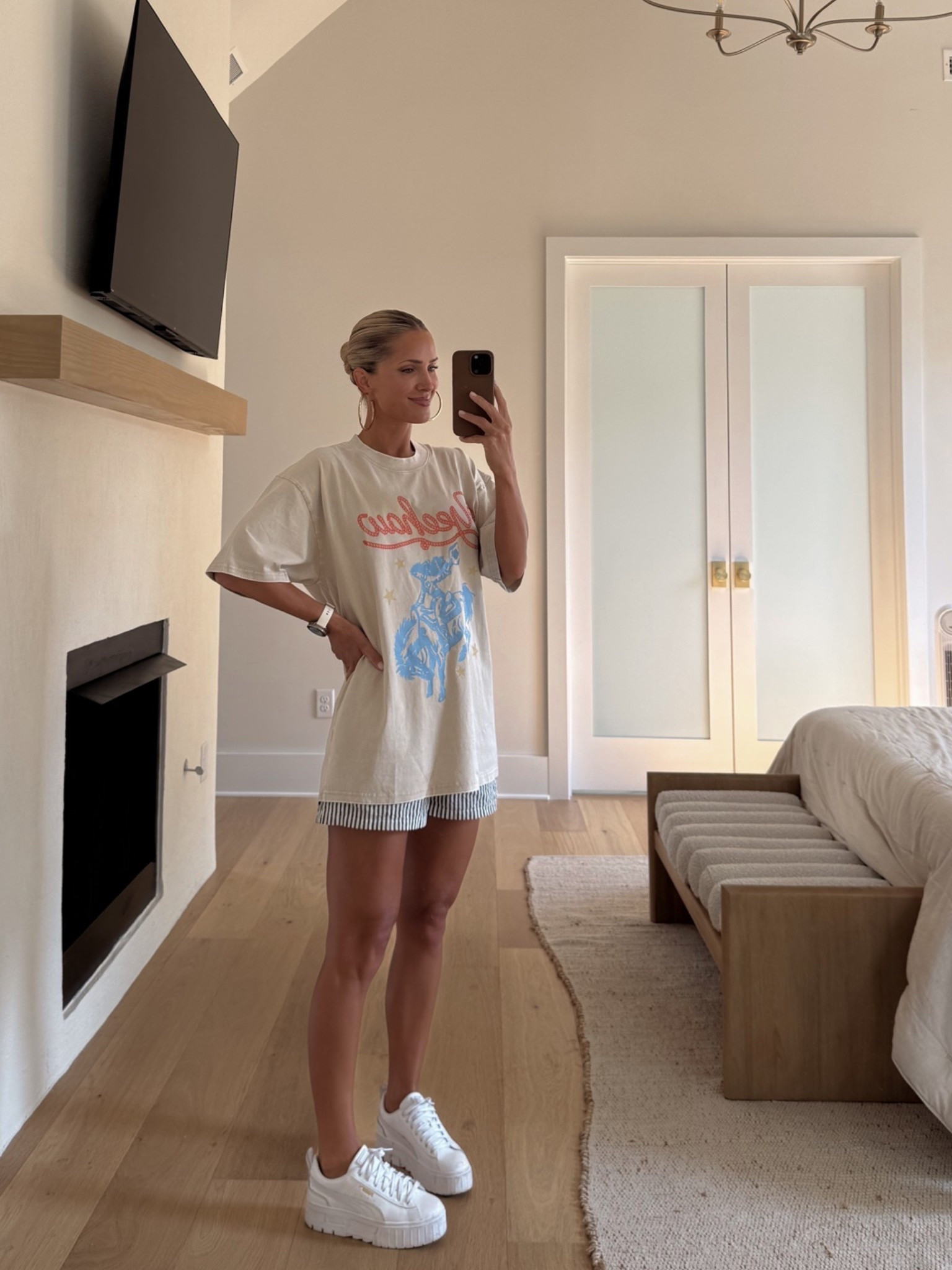 Cutest graphic tee from Amazon! Wearing size xl!