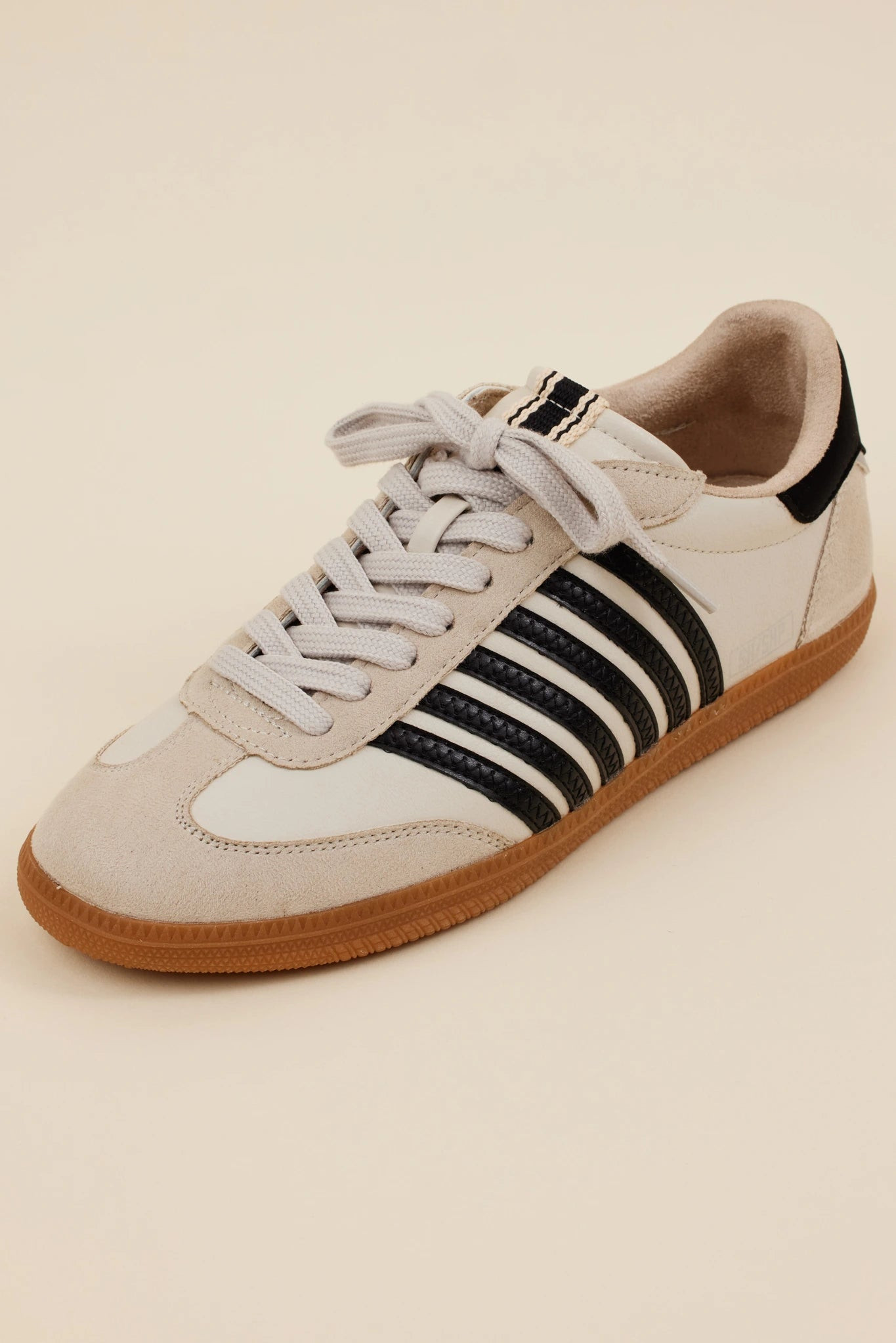 Stevie Sneaker- Black | Avara