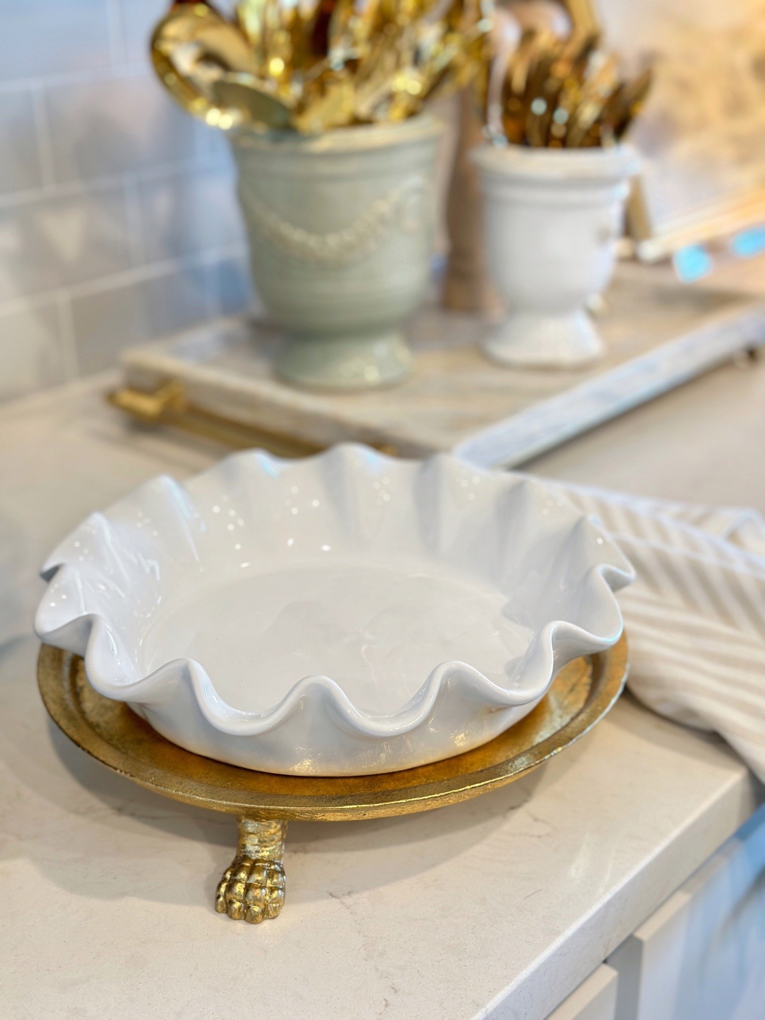 Ruffled pie dish 🤍✨ 