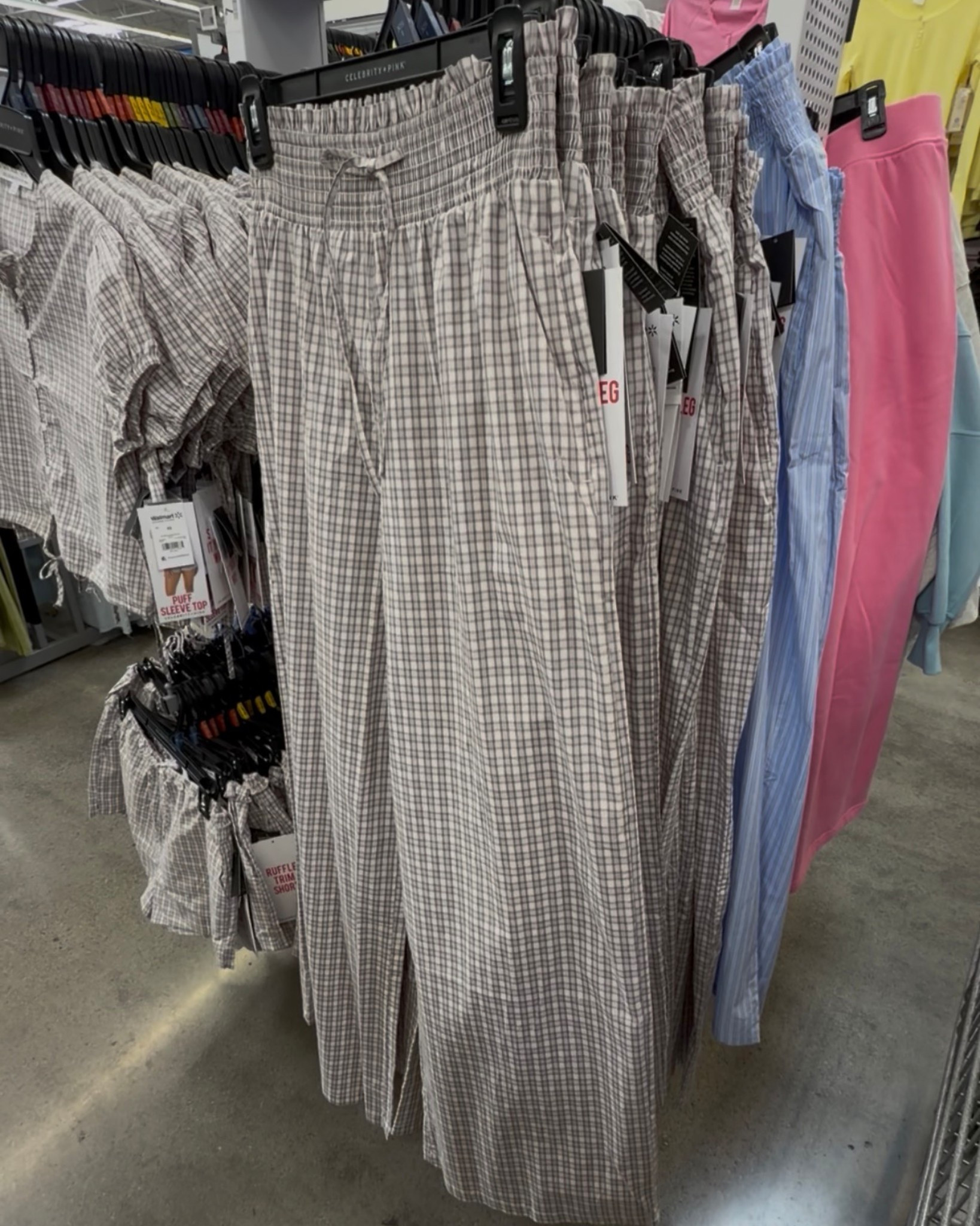 Pull-on pants are such a spring and summer staple! Matching tops and shorts also available ✨ 

#micheleonstyle #walmartfind #affordablefashion