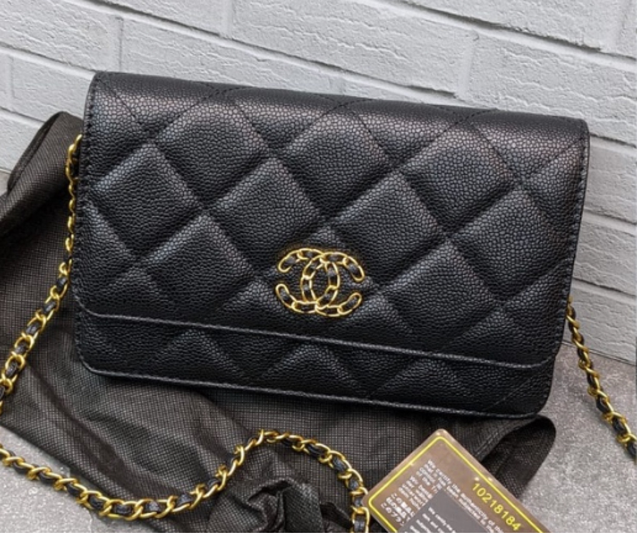 Chanel with French New Wave 🖤 https://bit.ly/3jpnscL #dhgate

#LTKitbag #LTKFind #LTKSale