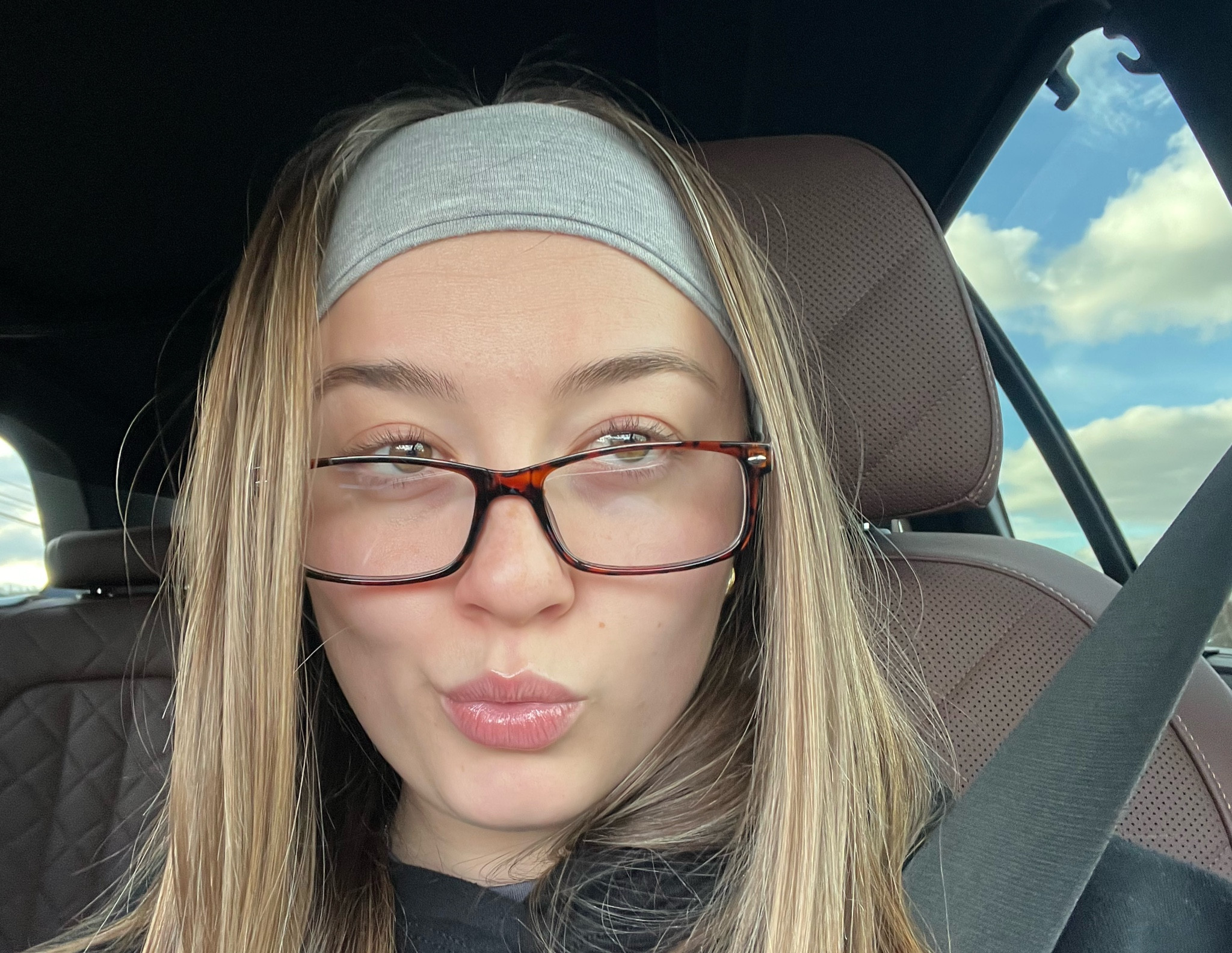 THESE GLASSES. 😮‍💨😮‍💨 (and they’re NOT blue light so they don’t reflect blue or yellow!!) 

#LTKBeauty #LTKCyberWeek #LTKGiftGuide