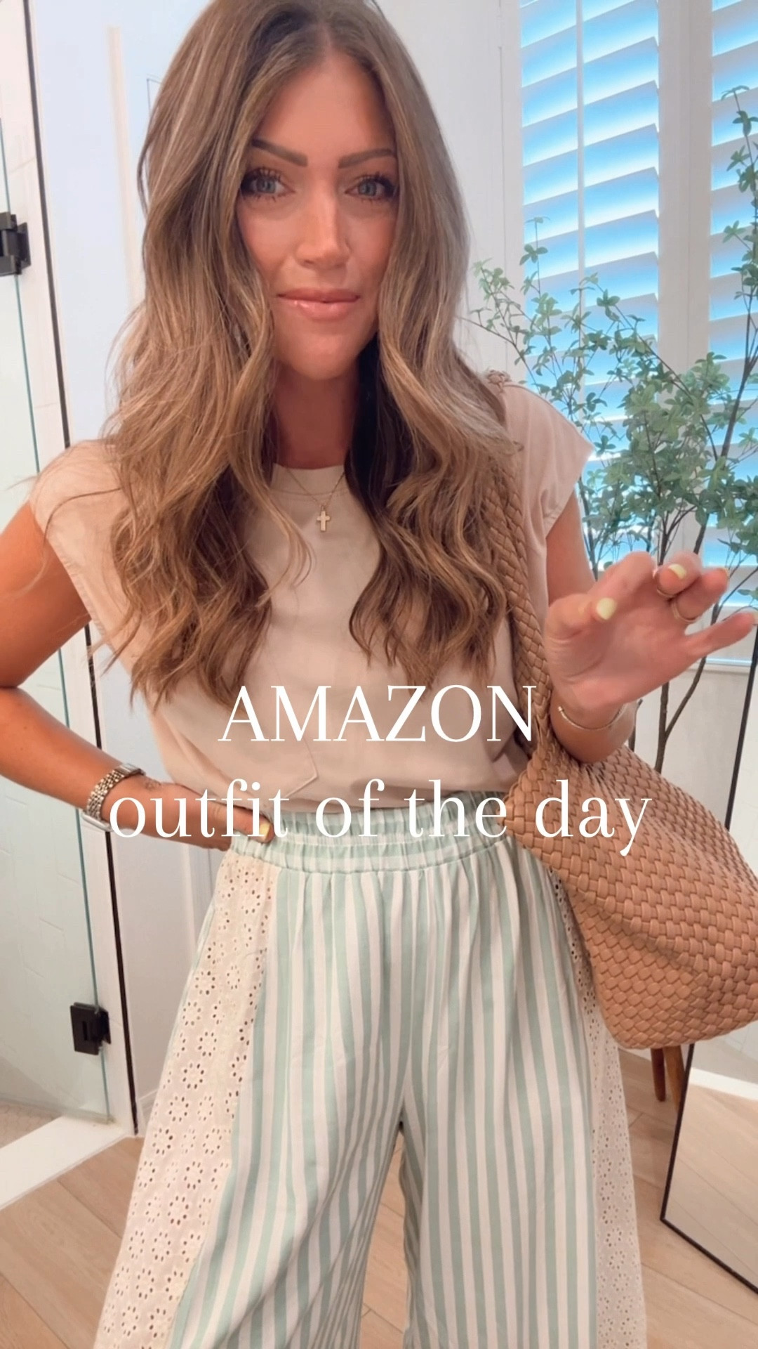 Happy Friday! Wearing true smalls. I wish these came in XS! If you’re in between, go down in the pants if you can. Love this ultraaaa comfy while still being cute look. 💚 #amazonfinds #amazonoutfits #affordableoutfits #outfitideas4you