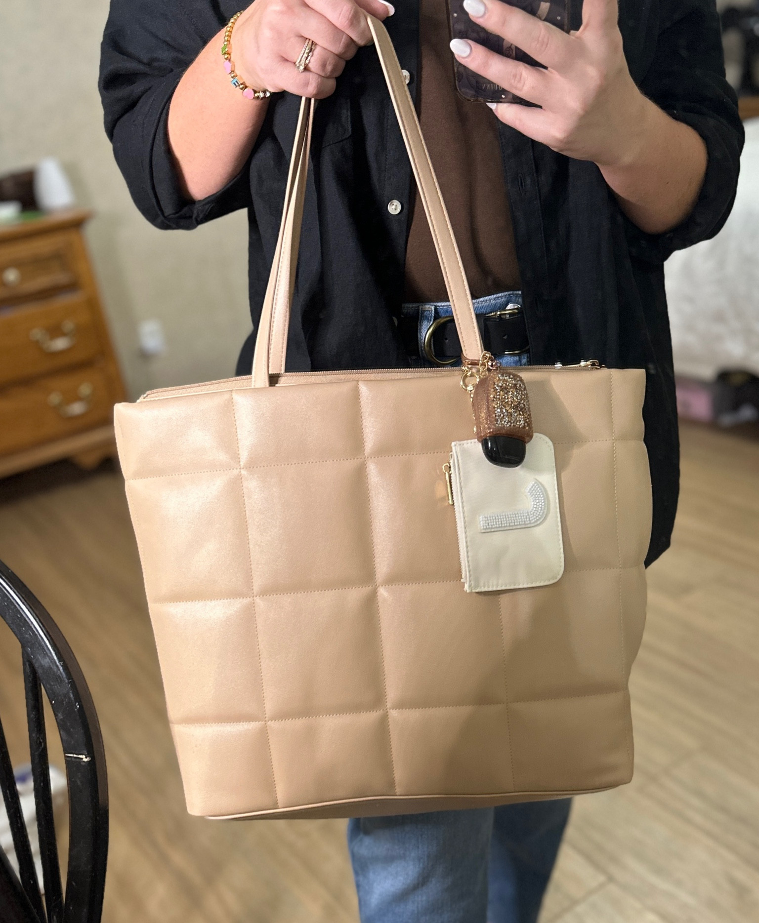 Love my new laptop tote for work!🤎 It holds so much, versatile, padded laptop sleeve & affordable!
KenzKustomz nylon keychain - Use code:justbeingjacie10 for 10%off

#LTKFind #LTKunder50 #LTKworkwear