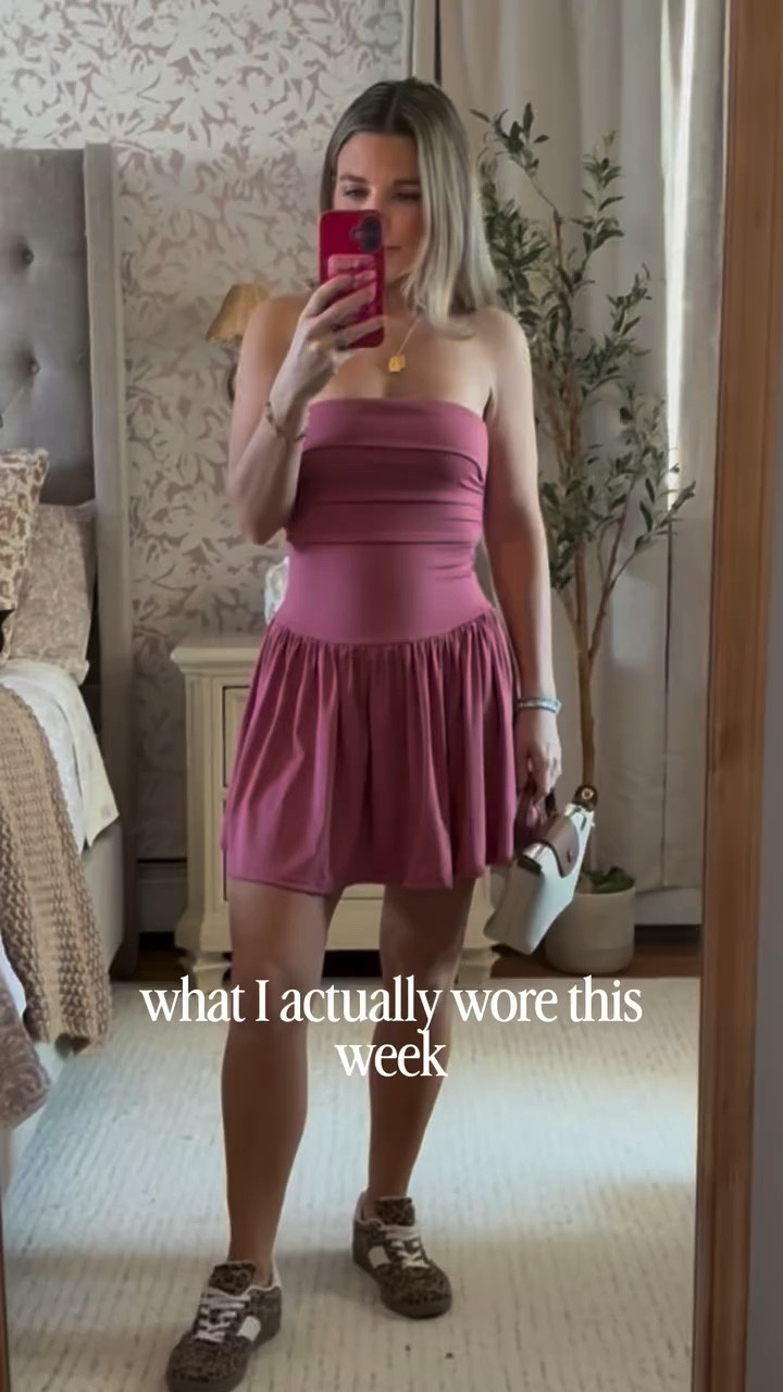 Comment PETITE for links to spring outfits! 🔗 ☀️ 💕 

#petitestyle #petiteoutfits #outfitinspo #ootd #styling styletips stylehacks whattowear grwm outfitstocopy petitejeans petitedenim