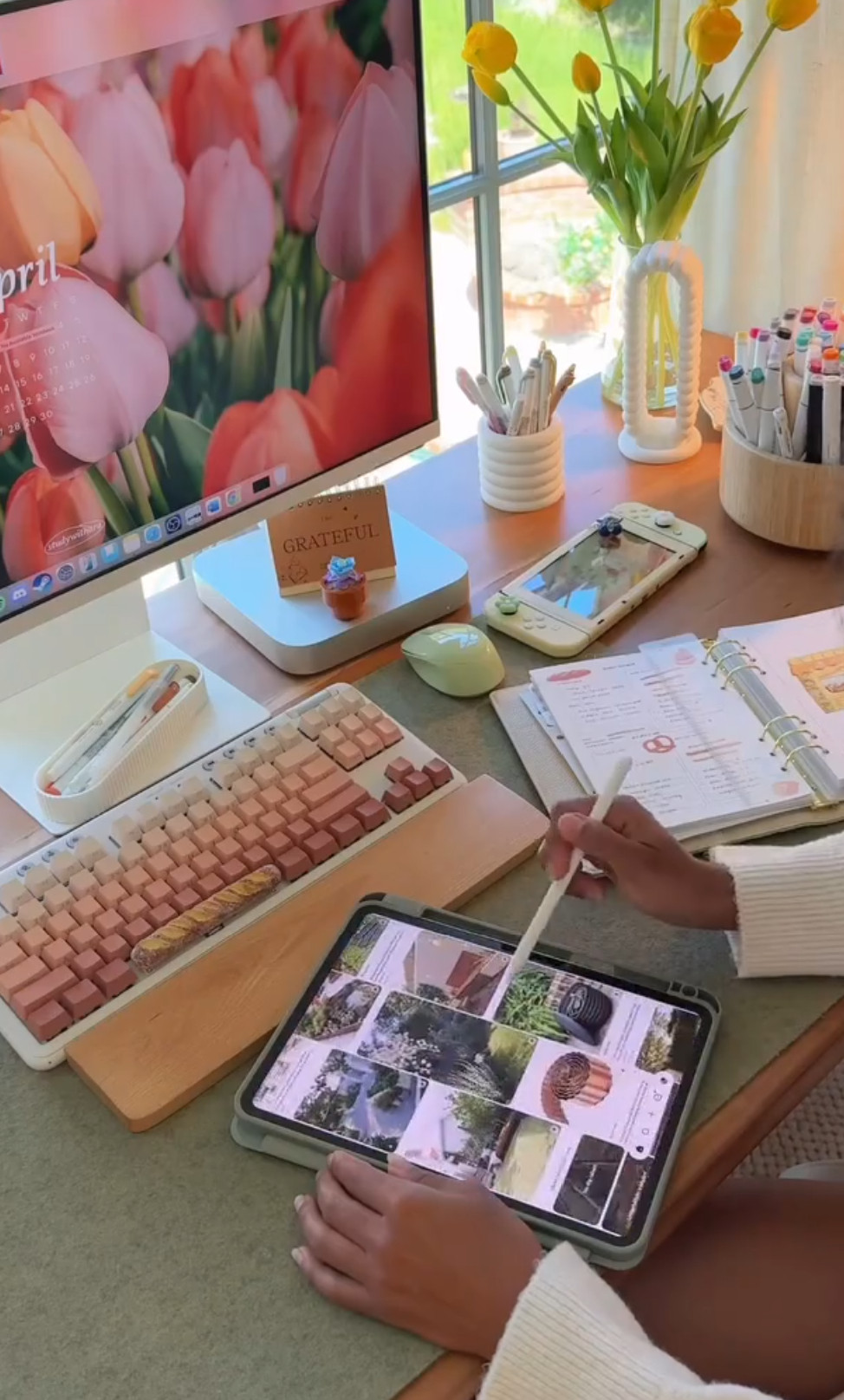 cozy tablet/ e-reader items for my fellow ipad adults loll 🌻🤎 

 #LTKHome