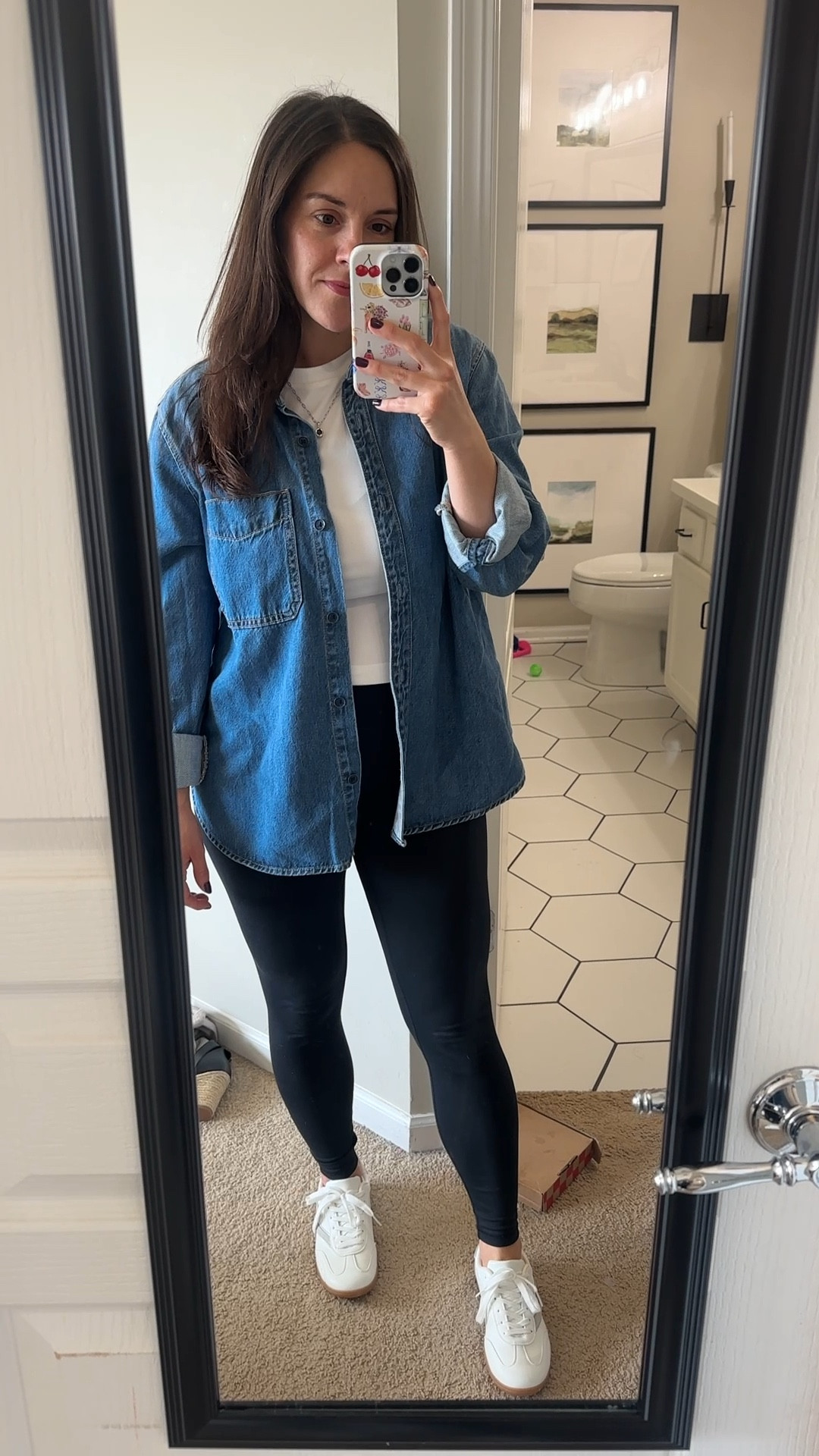 When I don’t know what to wear but still want to look put together, I do this combo every time:

• oversized denim button-up
• fitted white tee
• black leggings
• neutral sneakers

It’s comfortable, flattering, and works for school runs, errands, or casual plans. 

#LTKootd