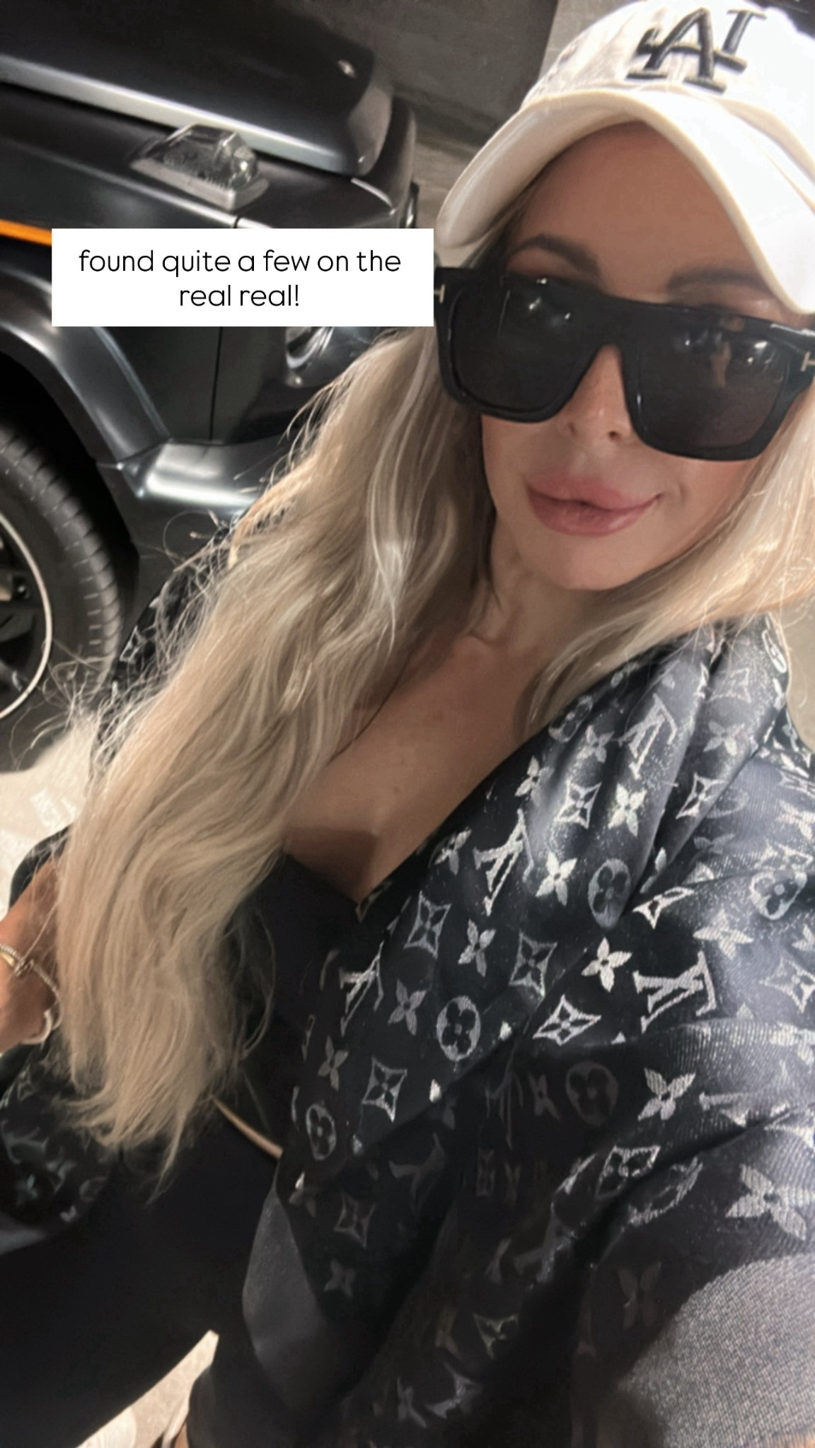 Louis Vuitton shawl! Love to dress up or down. Such an iconic piece for the fall/winter. 

#LTKStyleTip #LTKSaleAlert #LTKFallSale