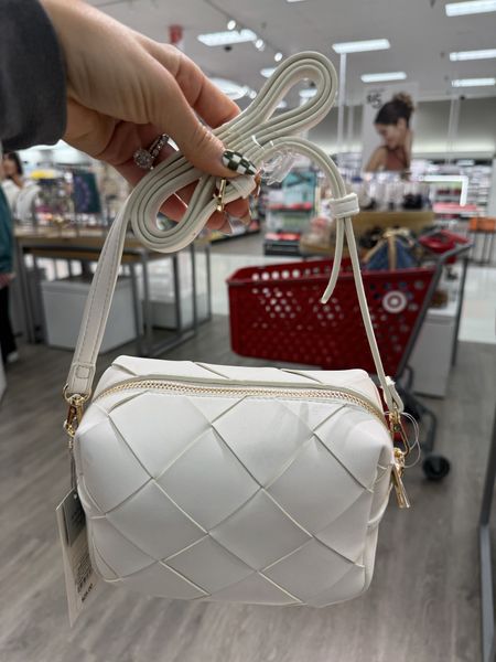 Went to target the other day and found the cutest handbags for spring and summer!!

#LTKfindsunder50 #LTKitbag #LTKSeasonal